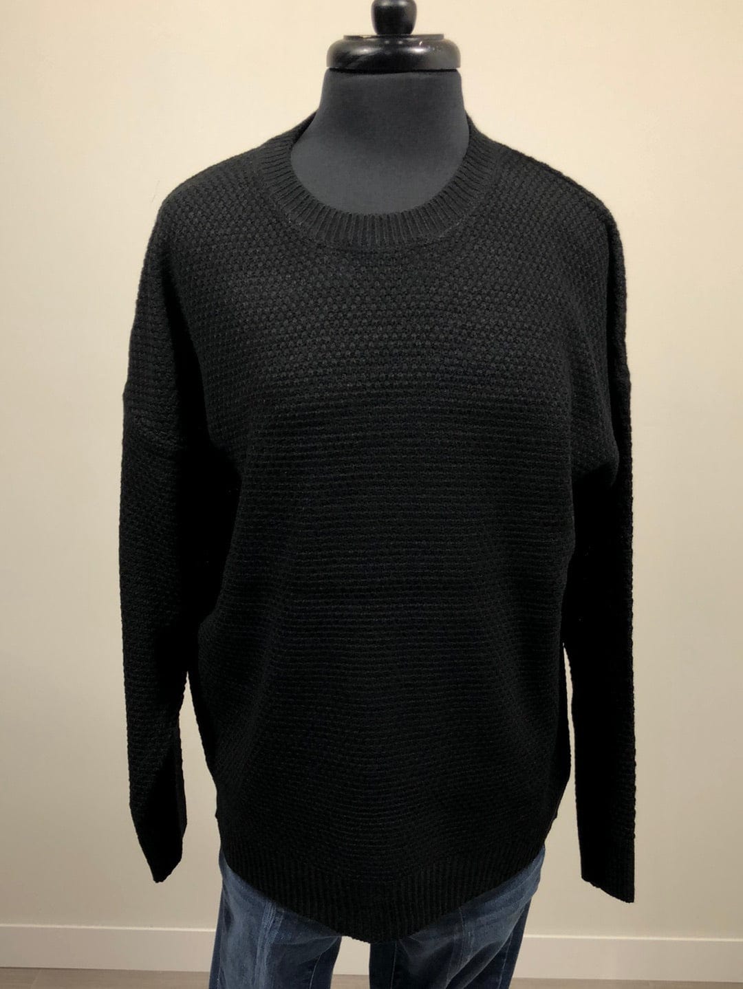 Black Round Neck Basic Sweater