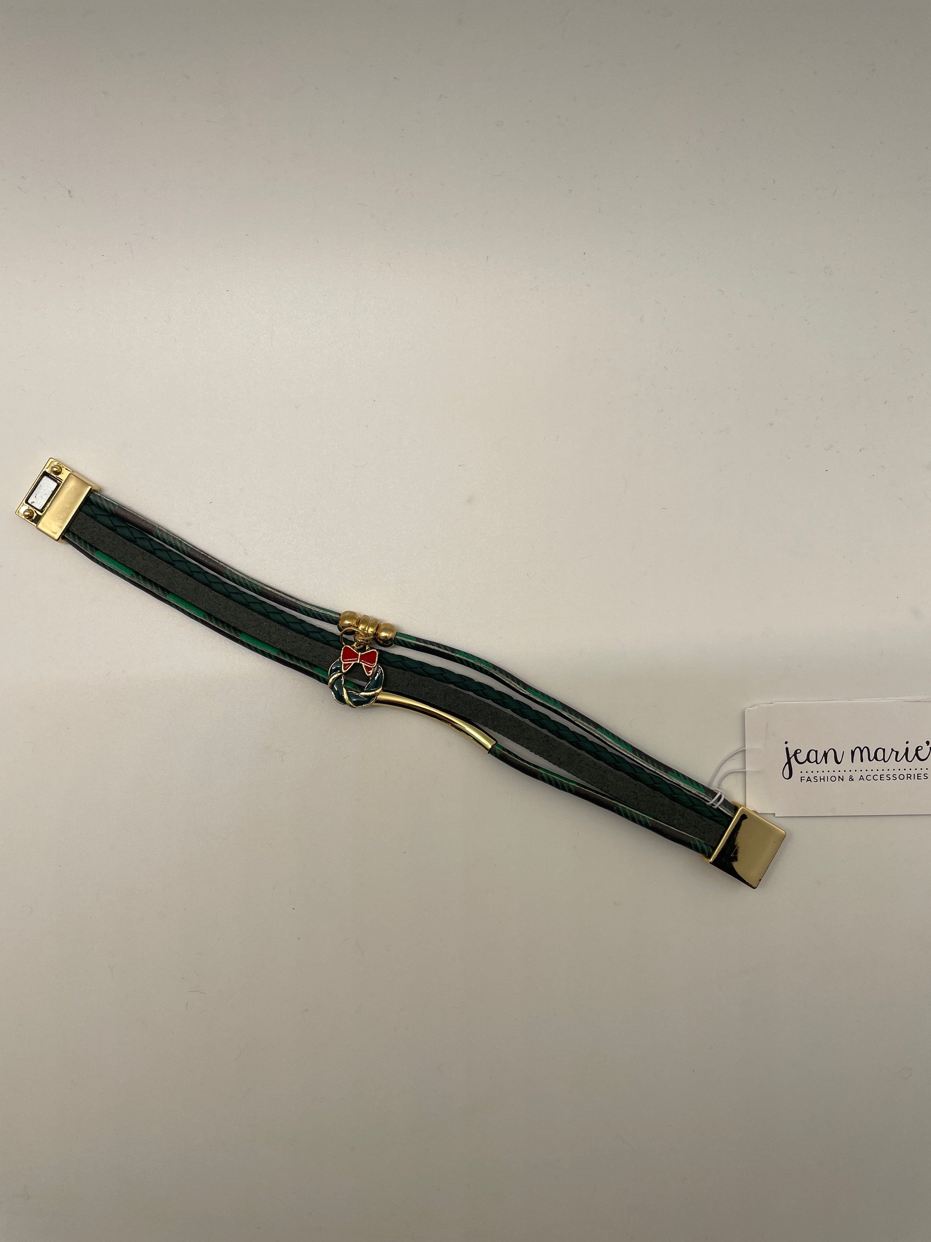 Christmas Magnetic Closure Bracelet - Wreath Charm