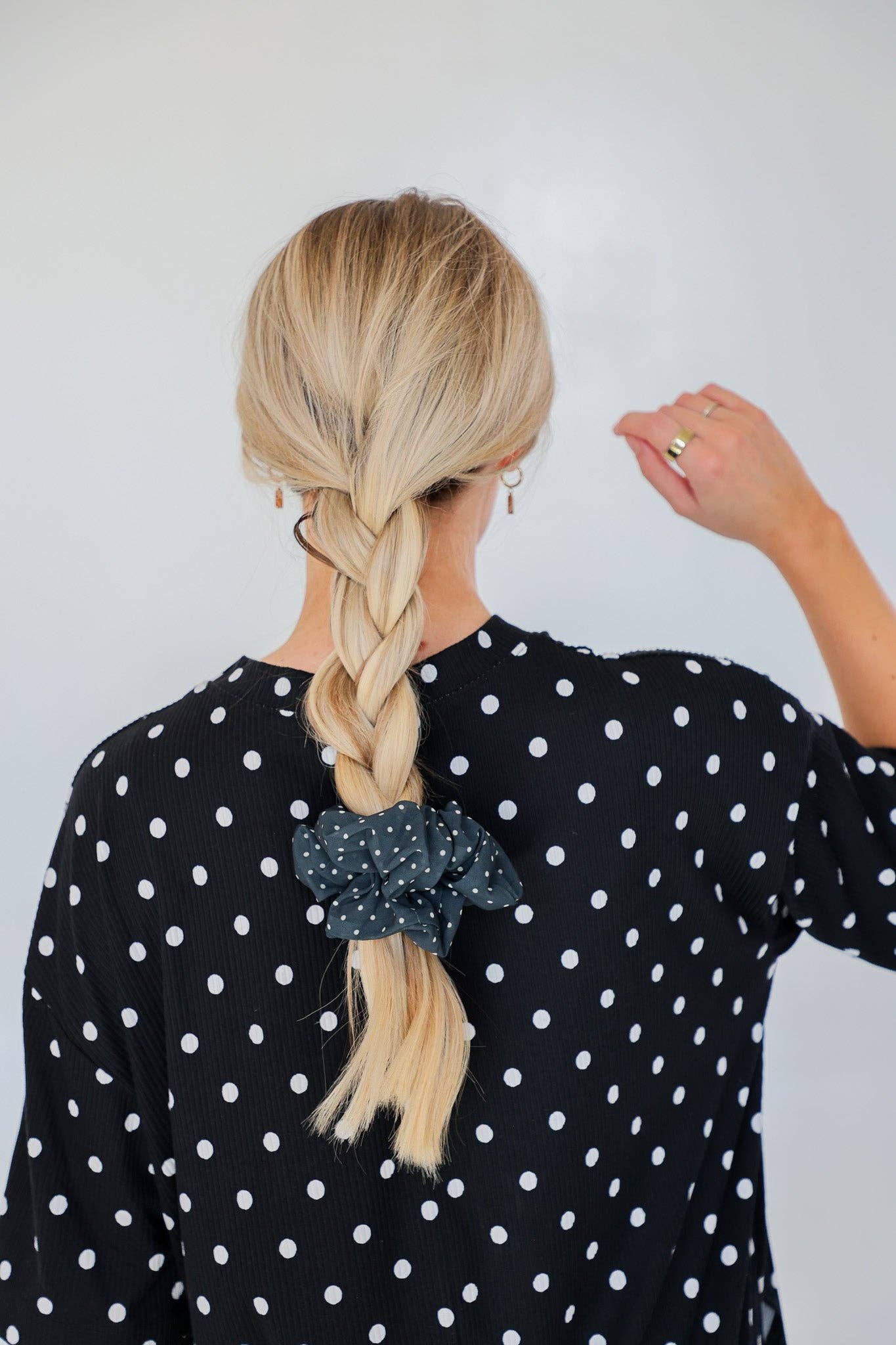 POLKA DOT OVERSIZED SCRUNCHIE: BLACK & WHITE