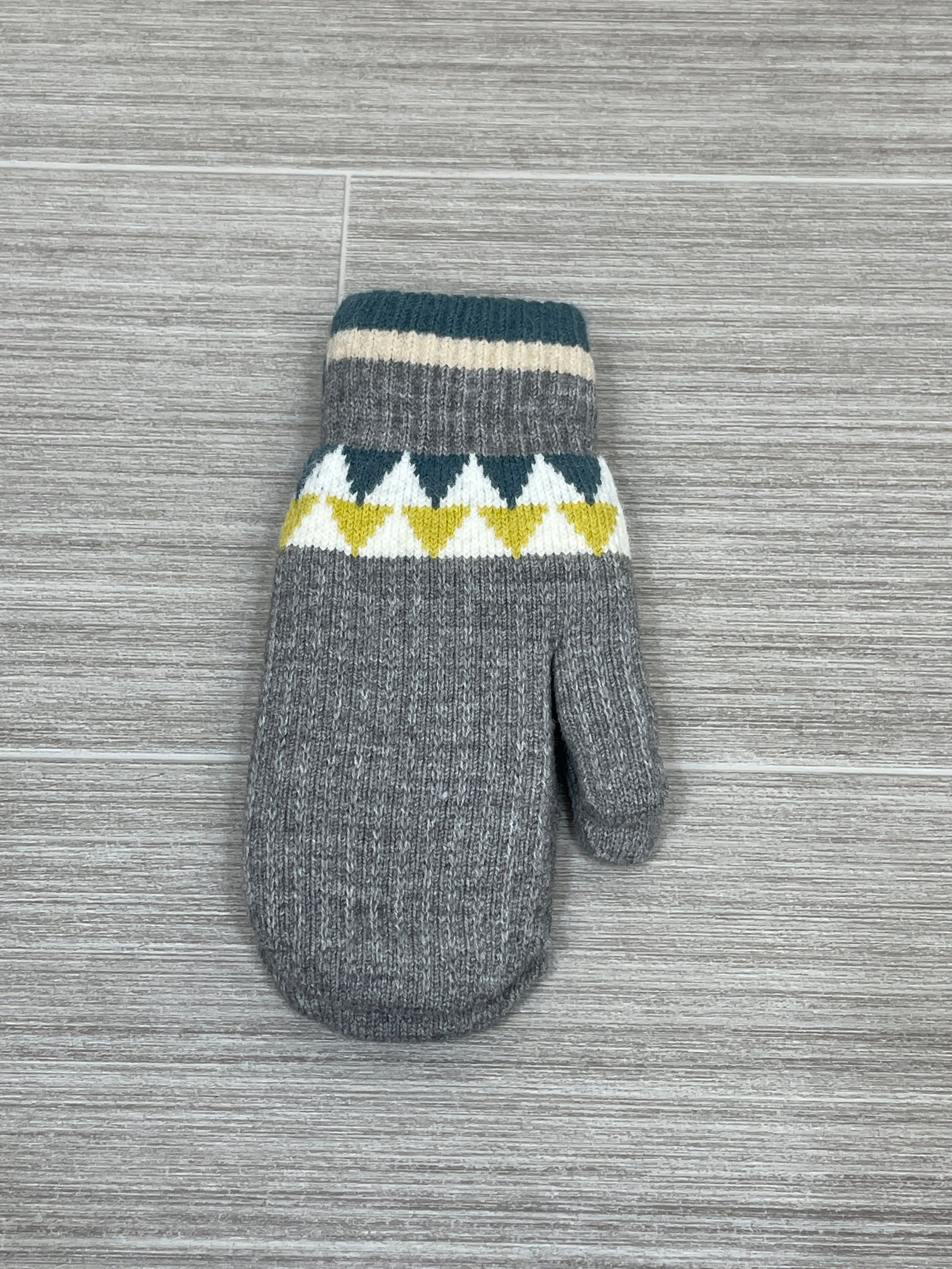 Grey Aztec Pattern Knit Mittens
