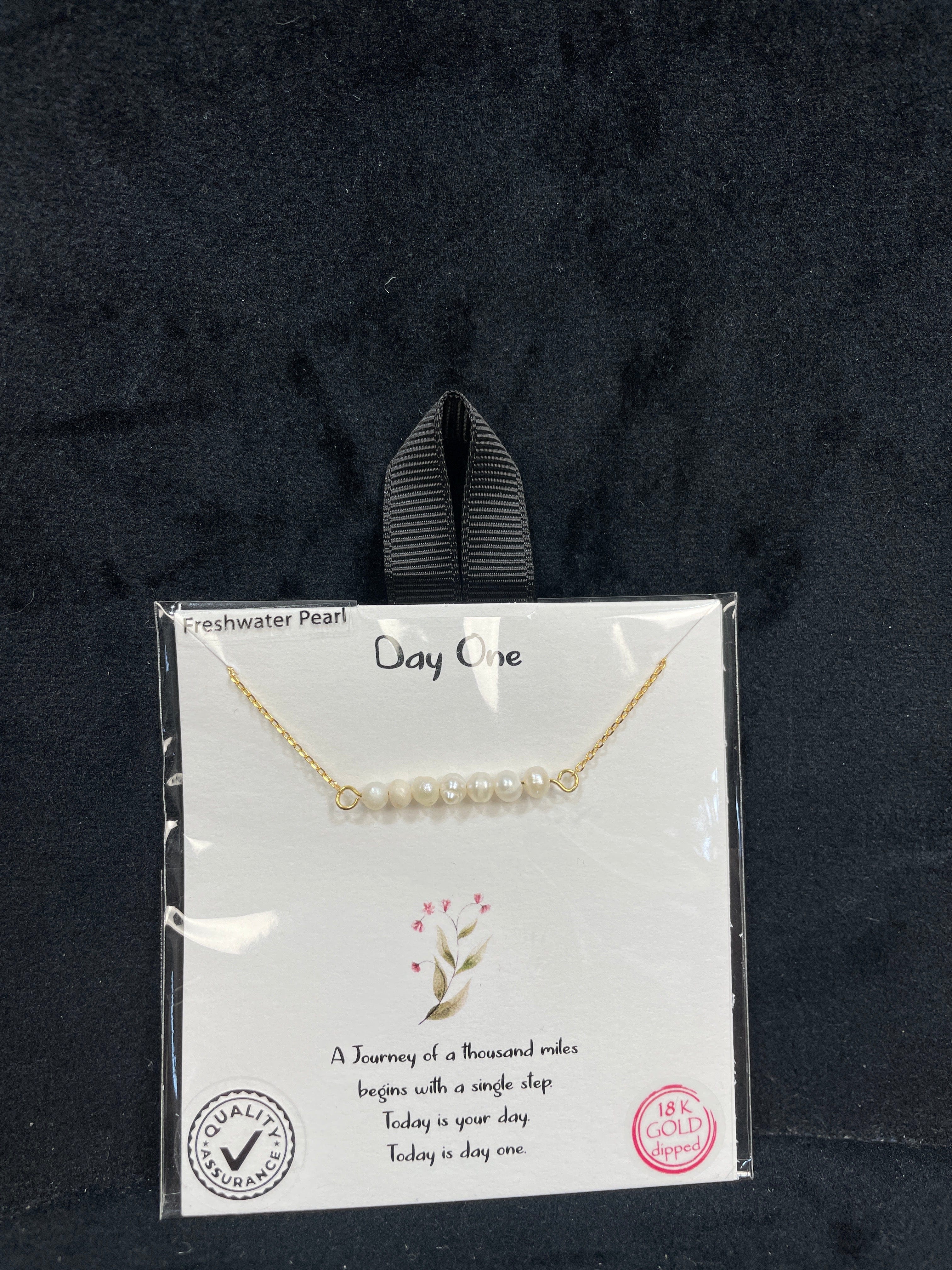 Day One Pearl Bar Necklace - Gold