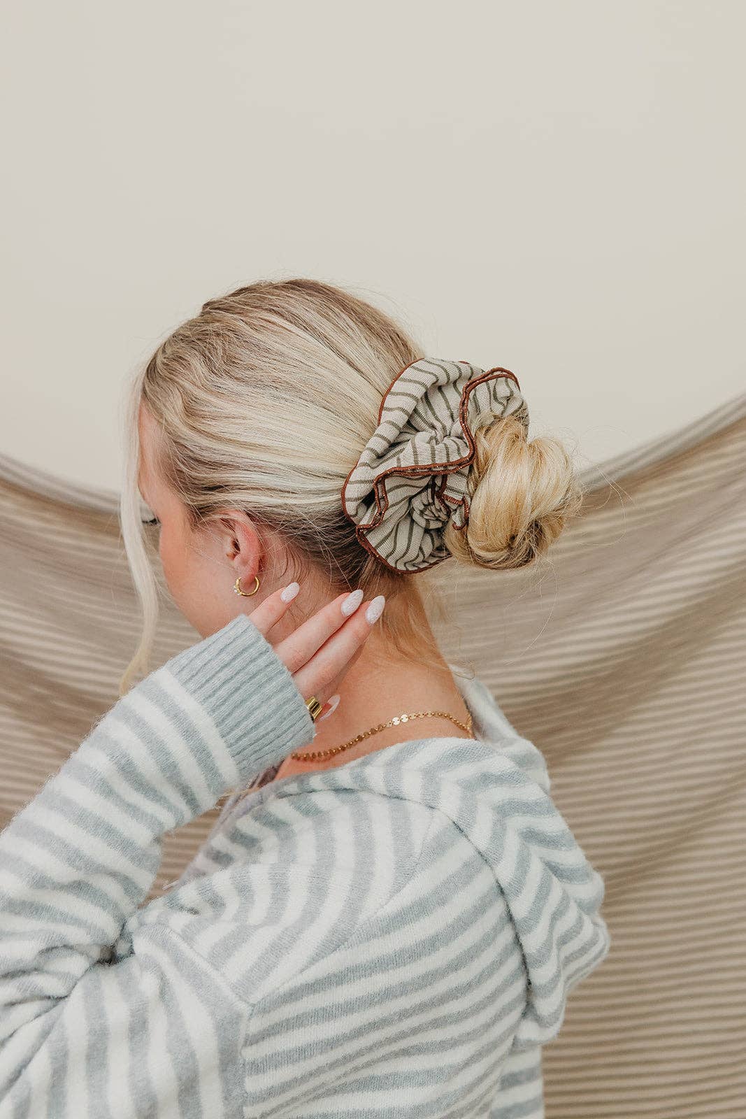 STRIPED CORSET SCRUNCHIE: PINK & MAROON