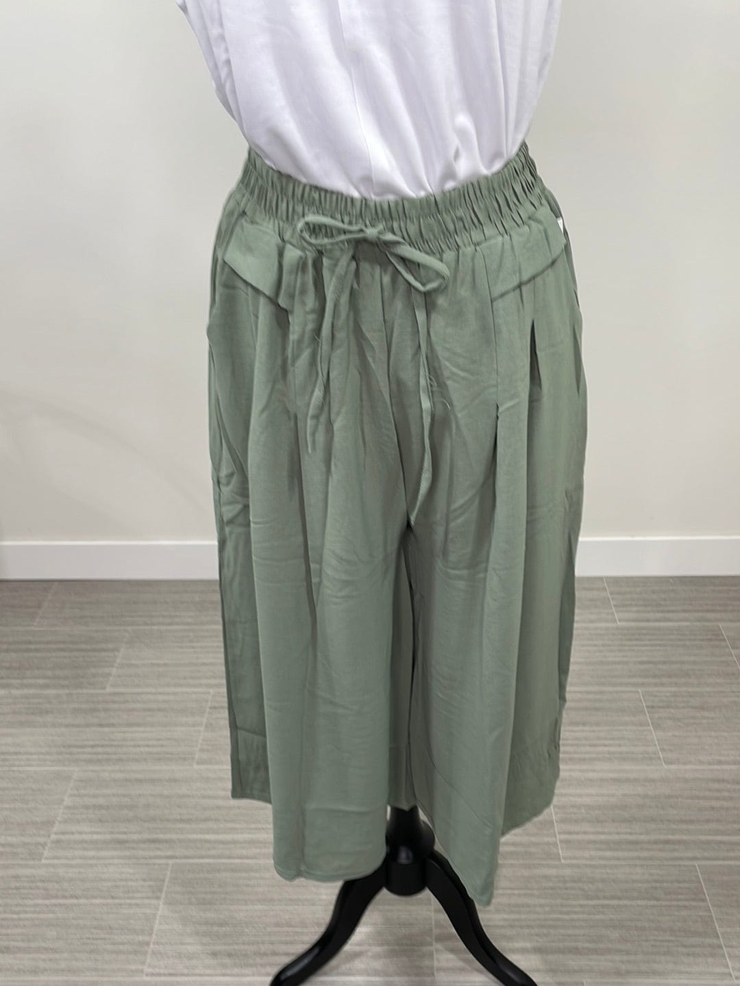 Sage Capri Flowy Pants