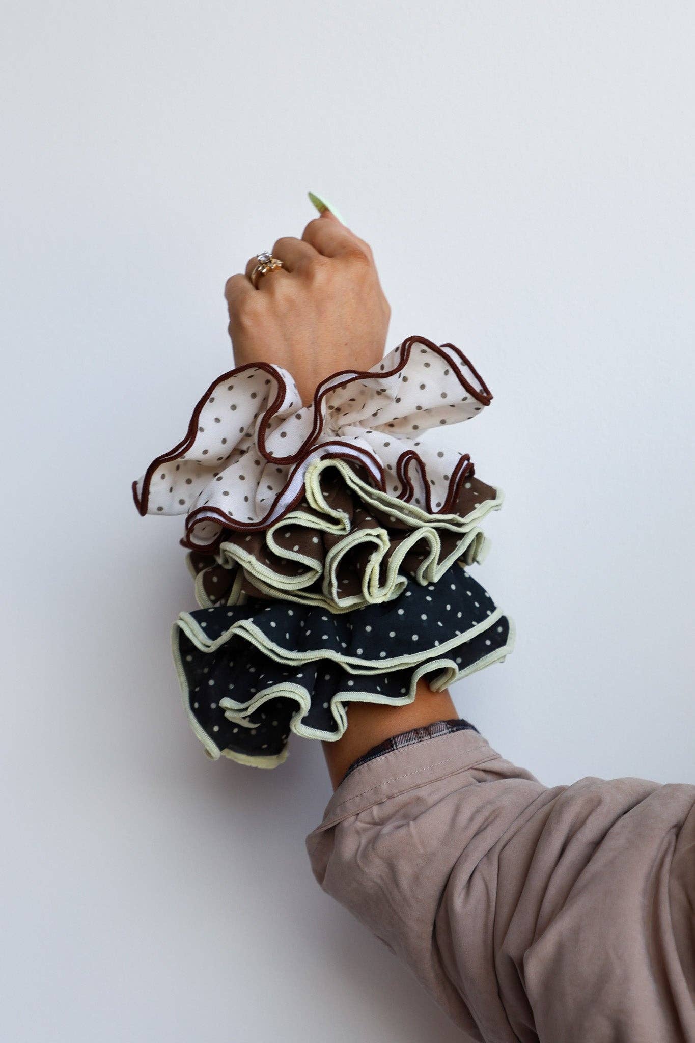 POLKA DOT CORSET SCRUNCHIE: BLACK & CREAM