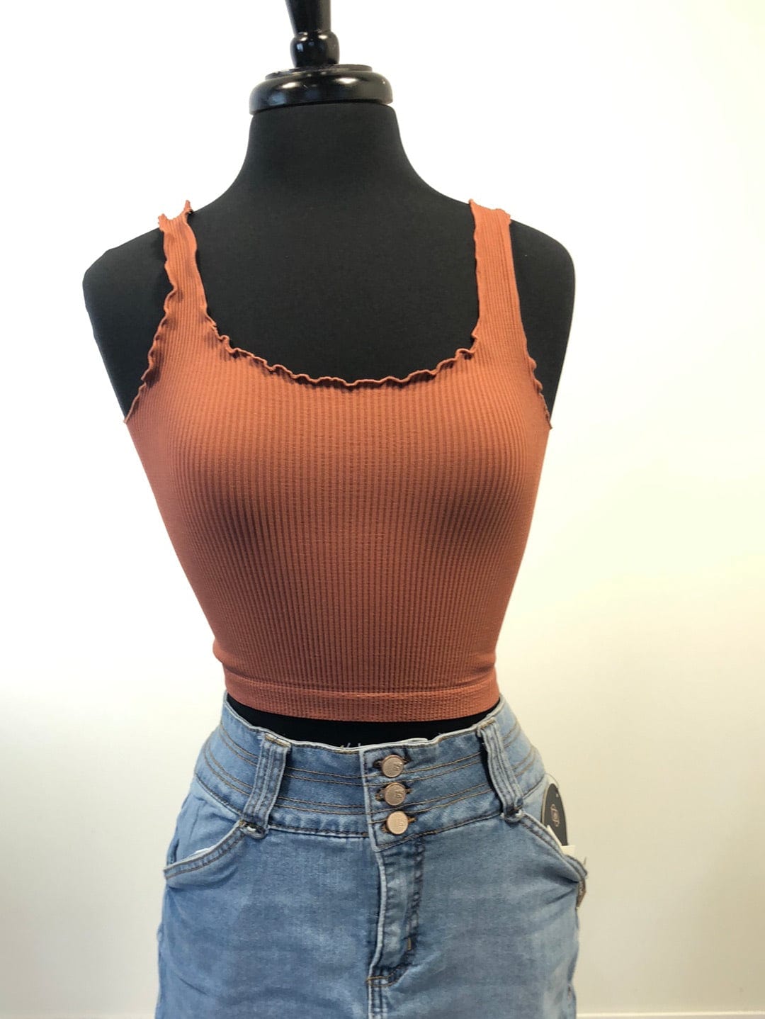 Mahagony Lettuce Edge Crop Top