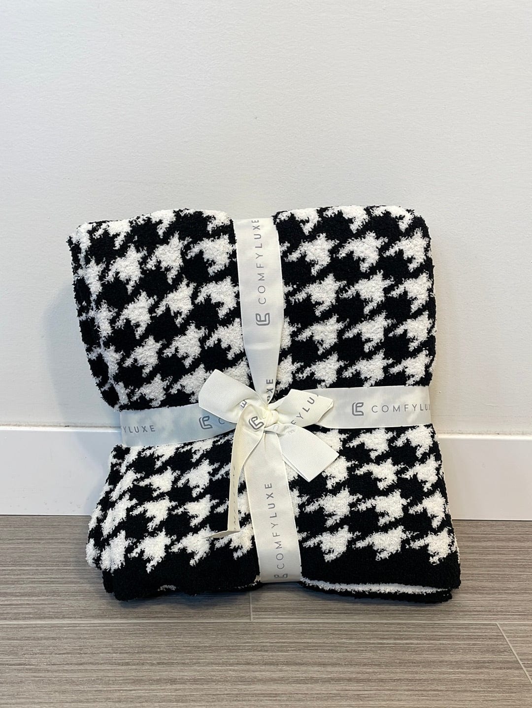Black Luxury Soft Houndstooth Blanket