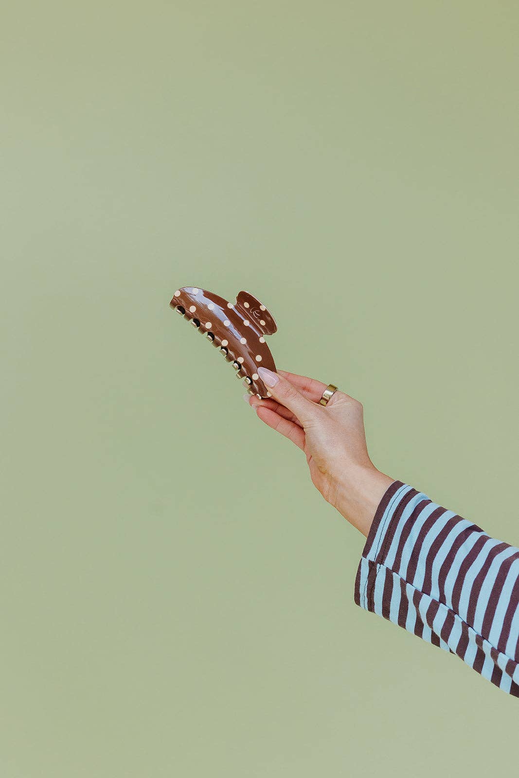 POLKA DOT & STRIPED OVERSIZED CLAWS: BROWN AND BLUE STRIPED