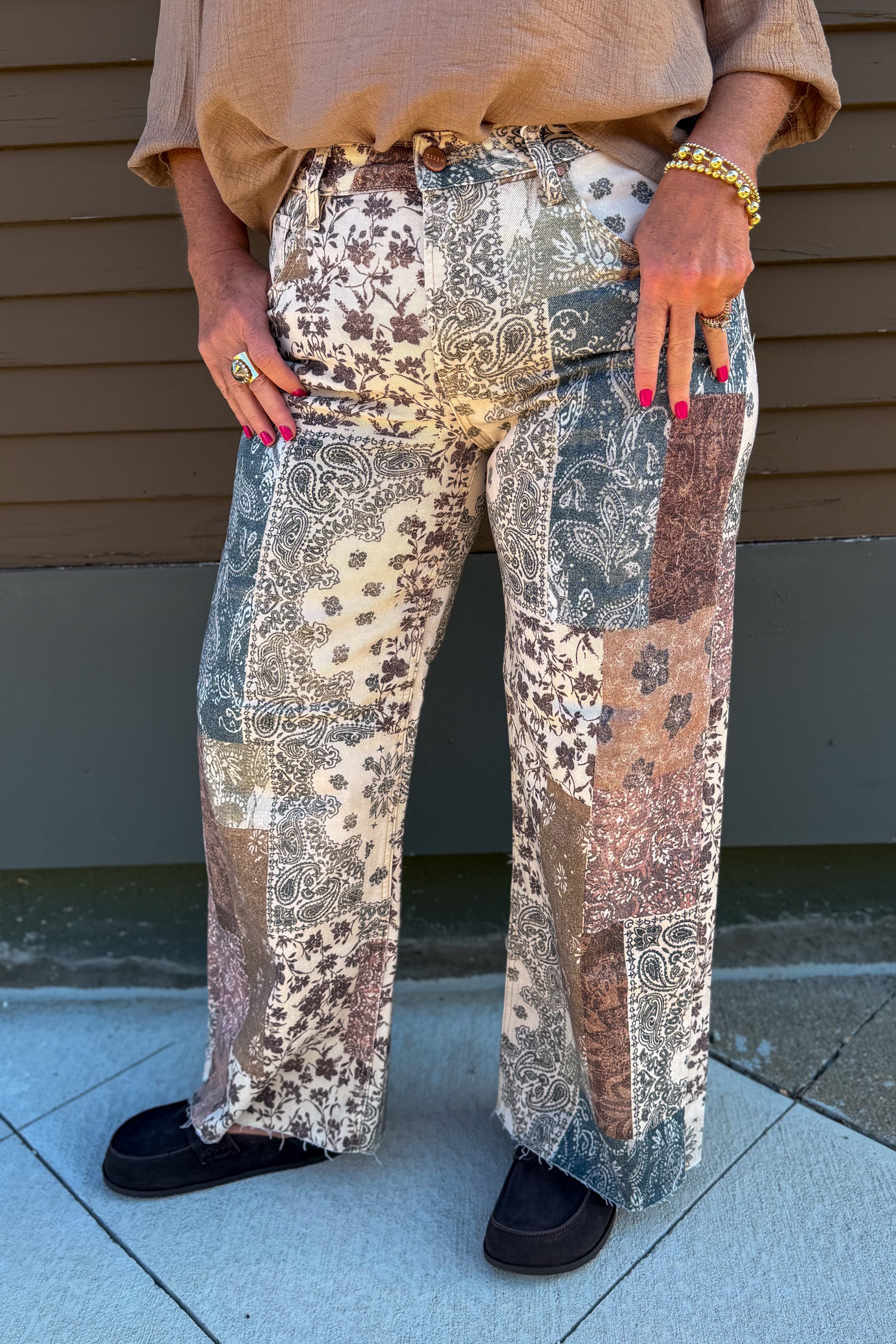 Earth Block High Rise Ankle Wide Leg Pant