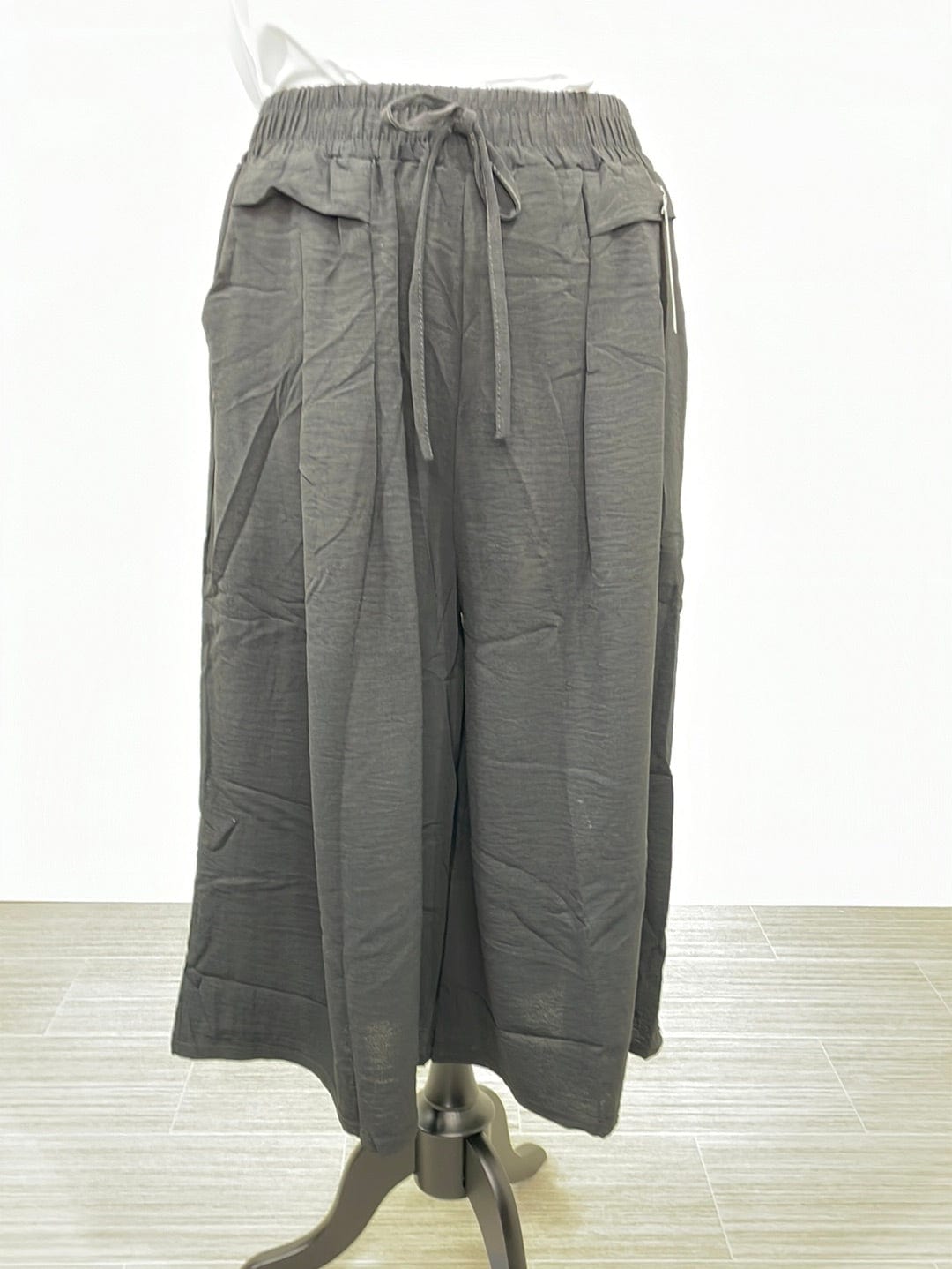 Black Capri Flowy Pants
