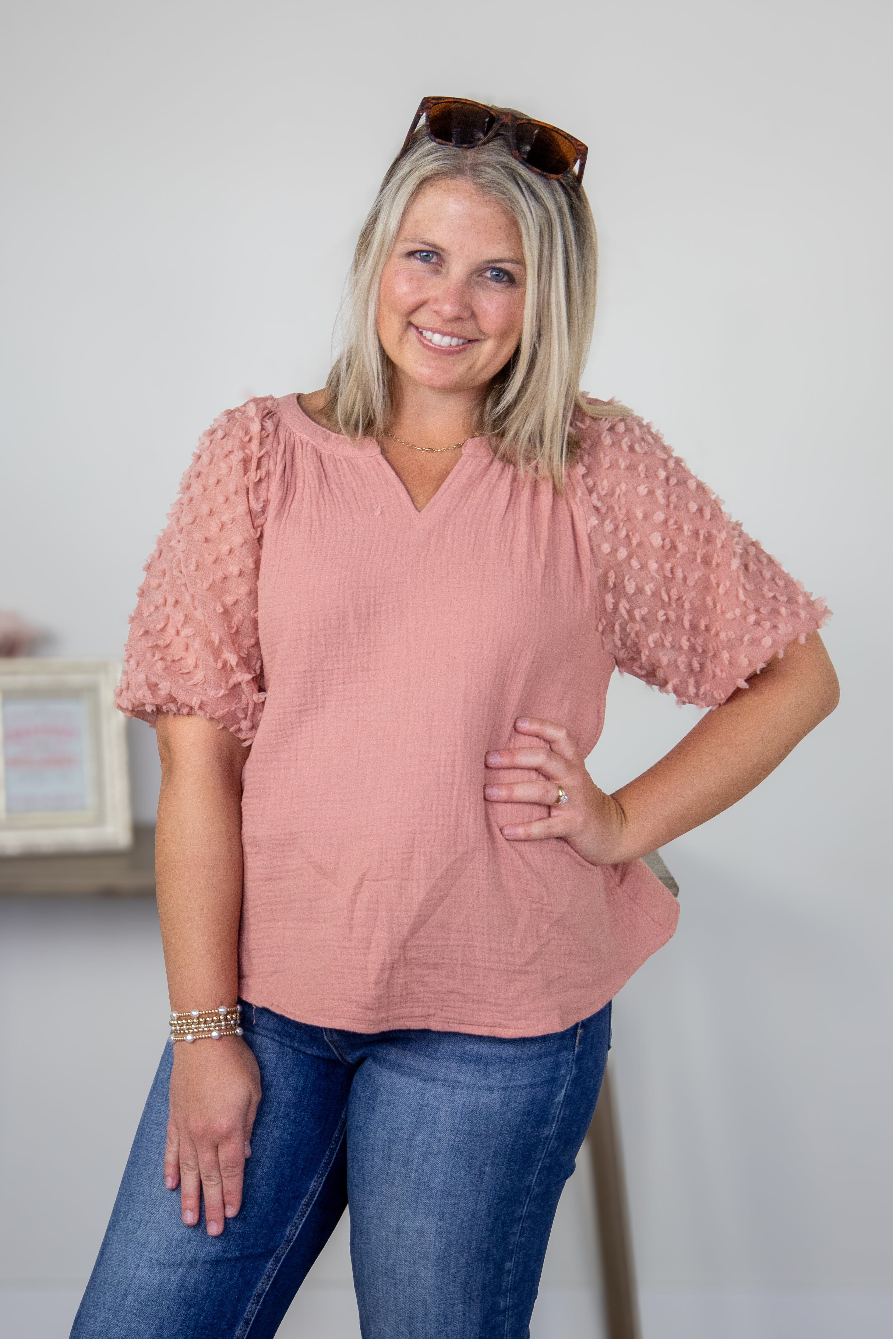 Clay Gauze w/Applique Sleeve Top