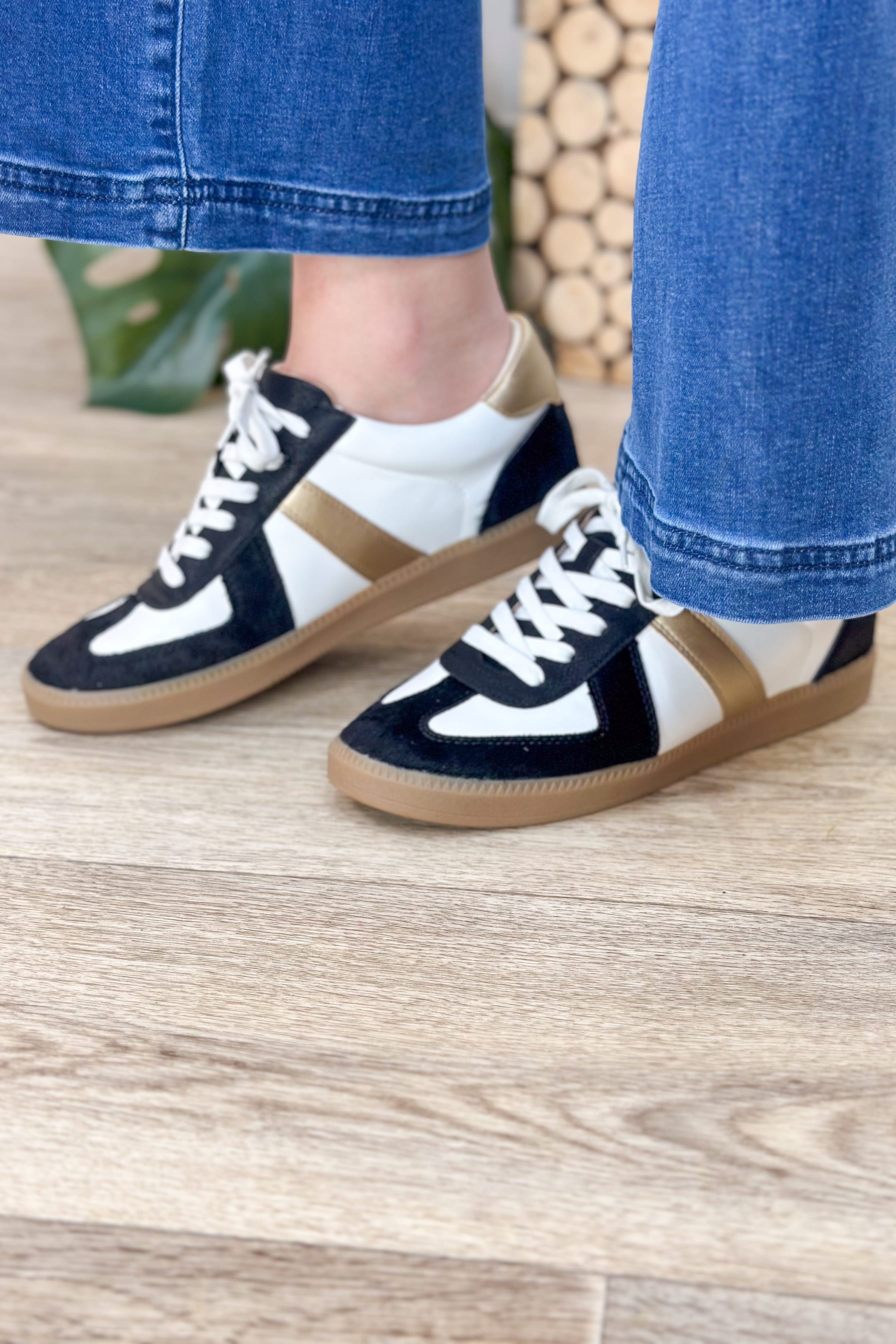 Black Multi Zayne Lace Up Sneaker