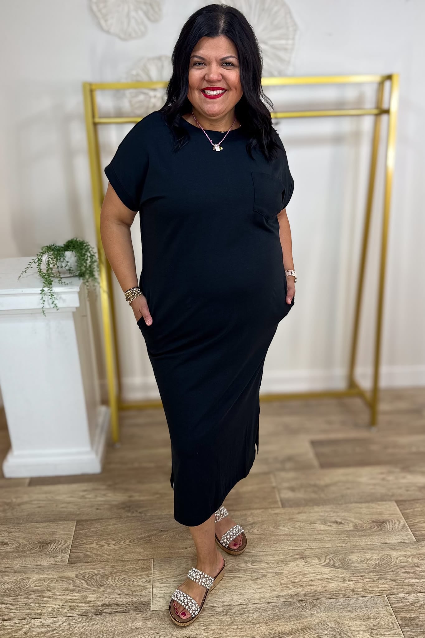 Black Round Neck Pocket Midi Dress