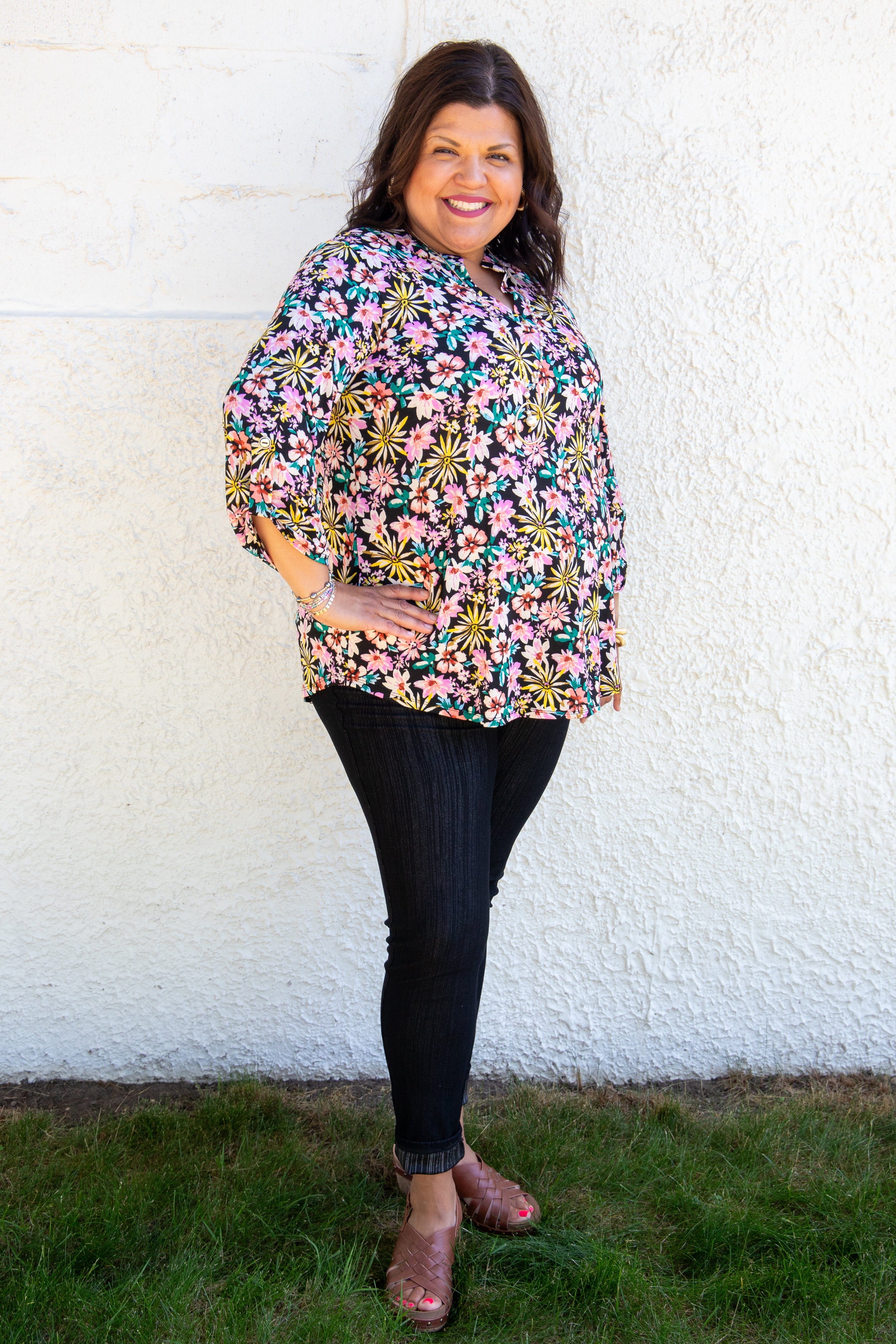 Black & Yellow Daisy Lizzy Top styled