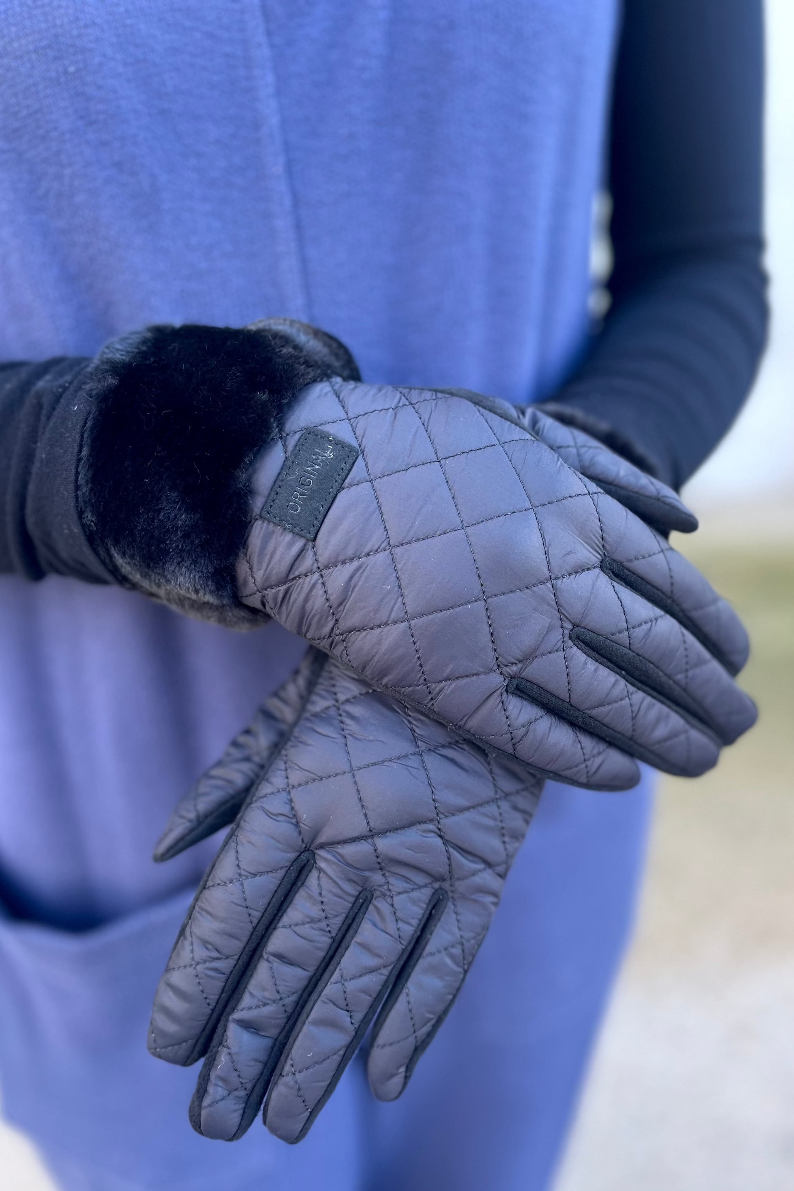 Black Quilted Texture Faux Fur Cuff Glove