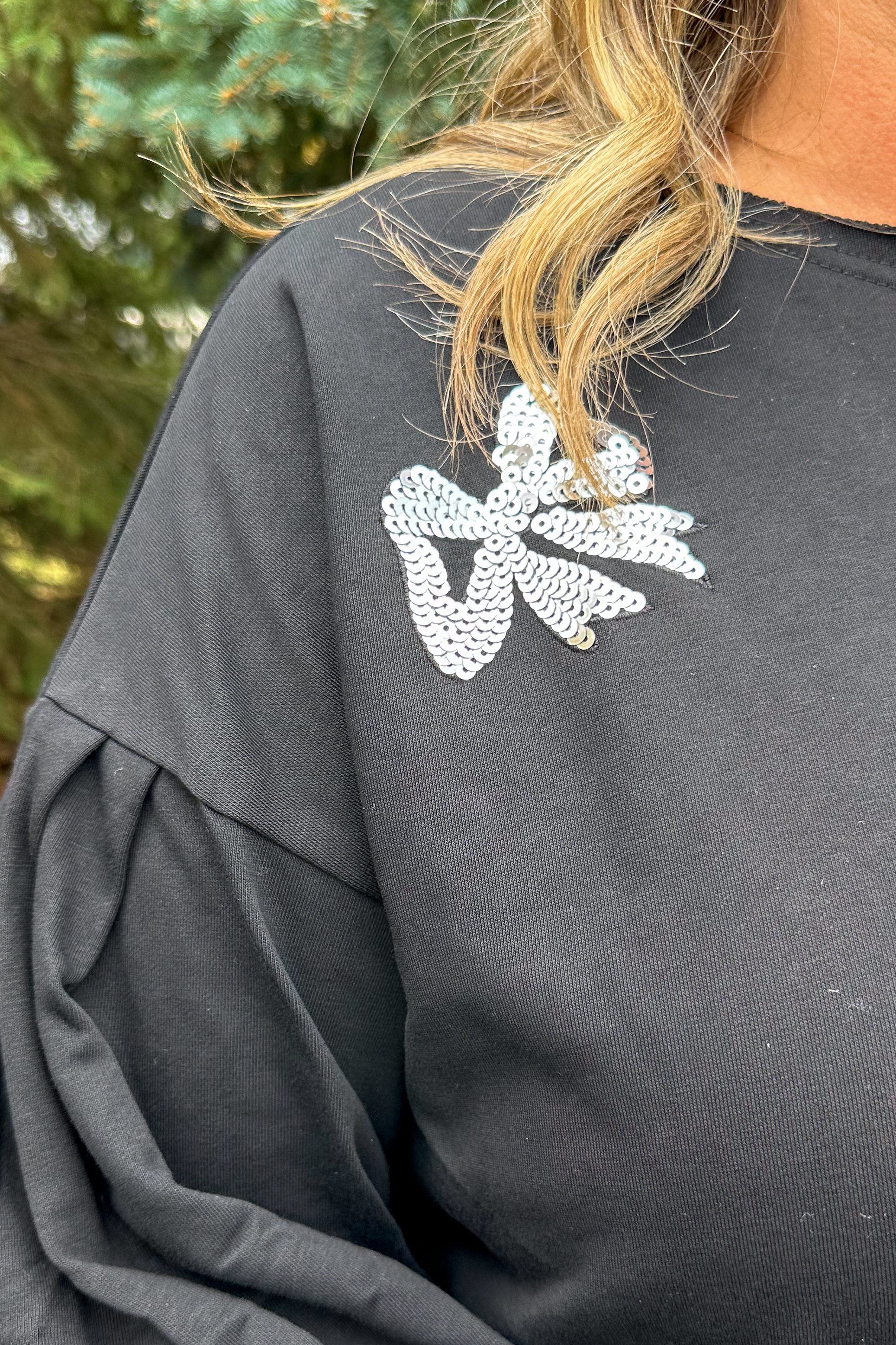 Black Glitter Bow Pullover detail