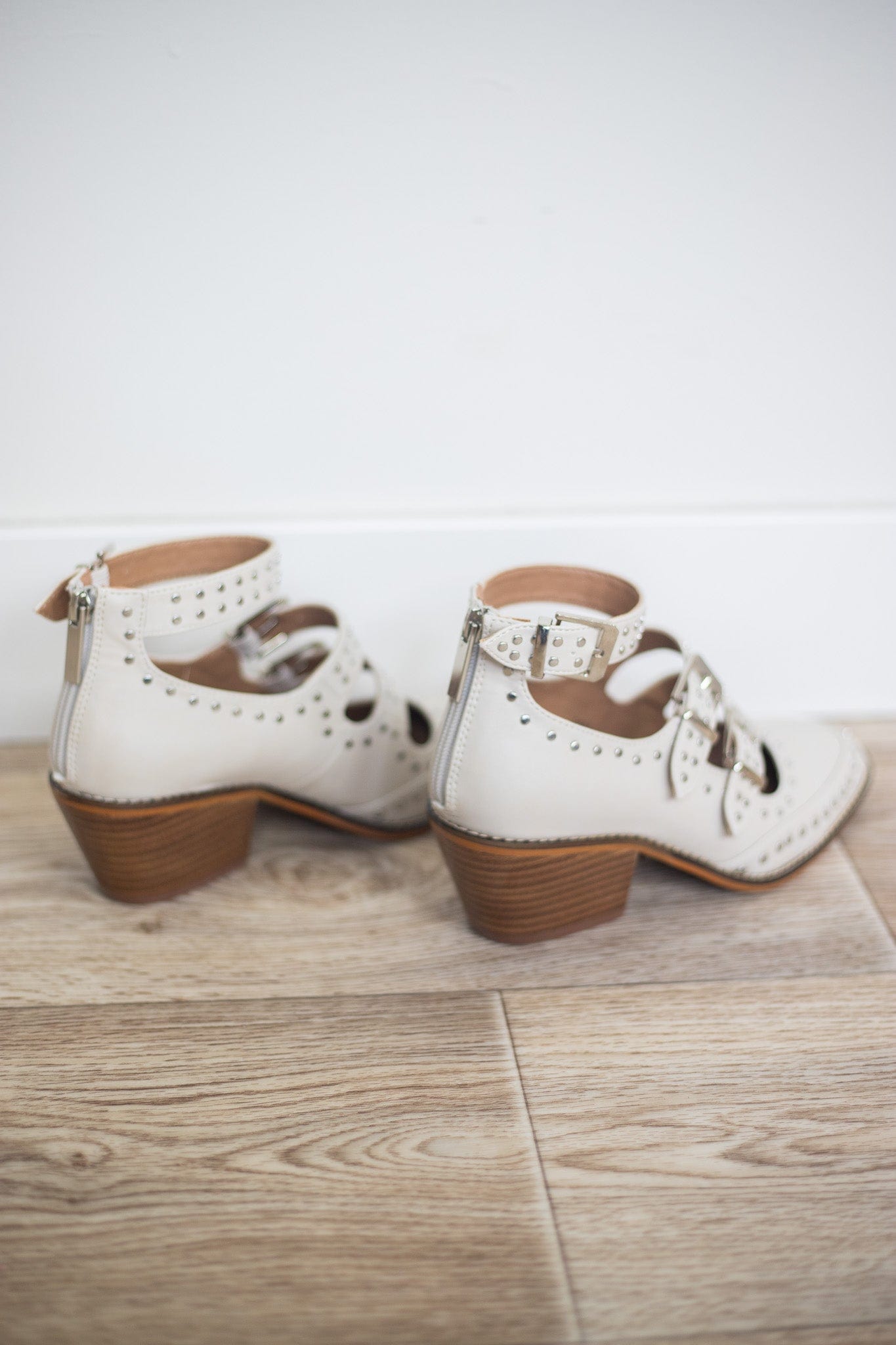 Ivory Cackle Heel