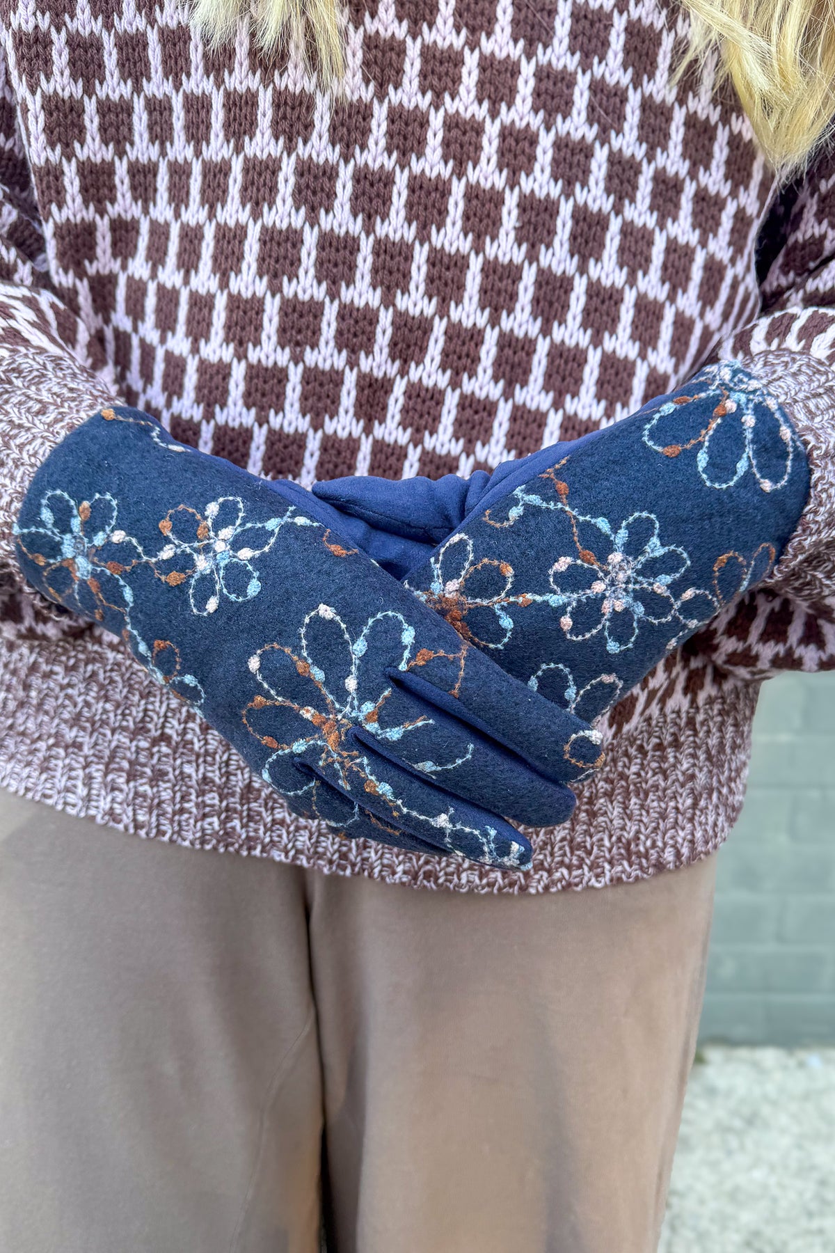 Navy Winter Primrose Embroidered Gloves