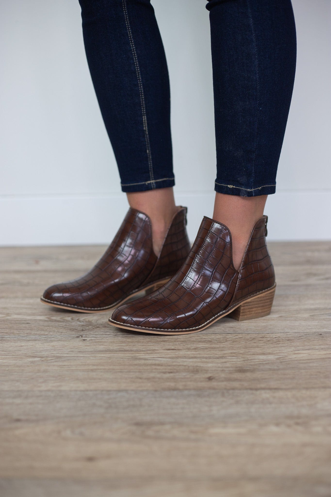 Brown Croco Vanish Booty