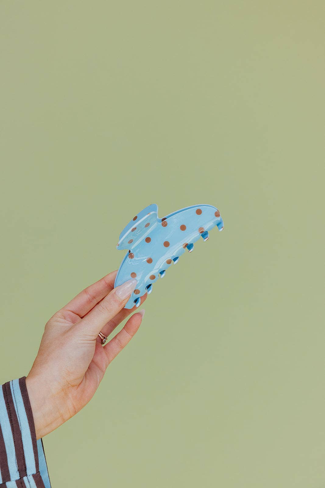 POLKA DOT & STRIPED OVERSIZED CLAWS: BROWN AND BLUE STRIPED