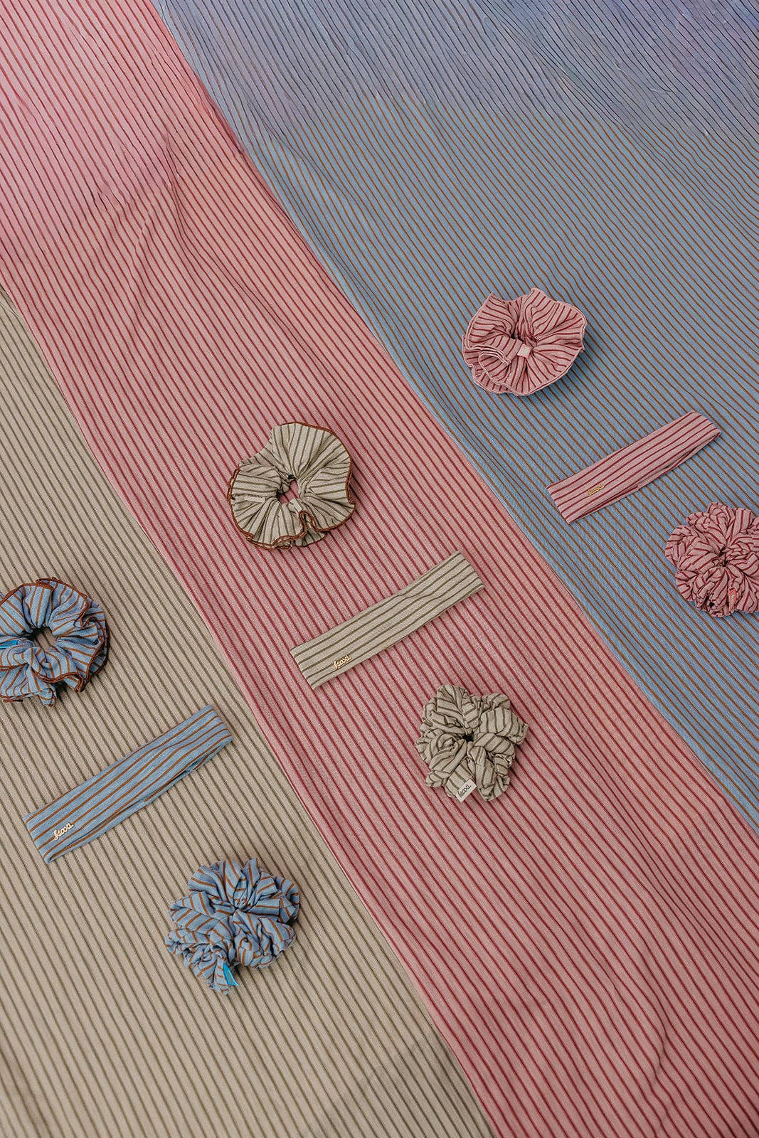 STRIPED CORSET SCRUNCHIE: PINK & MAROON