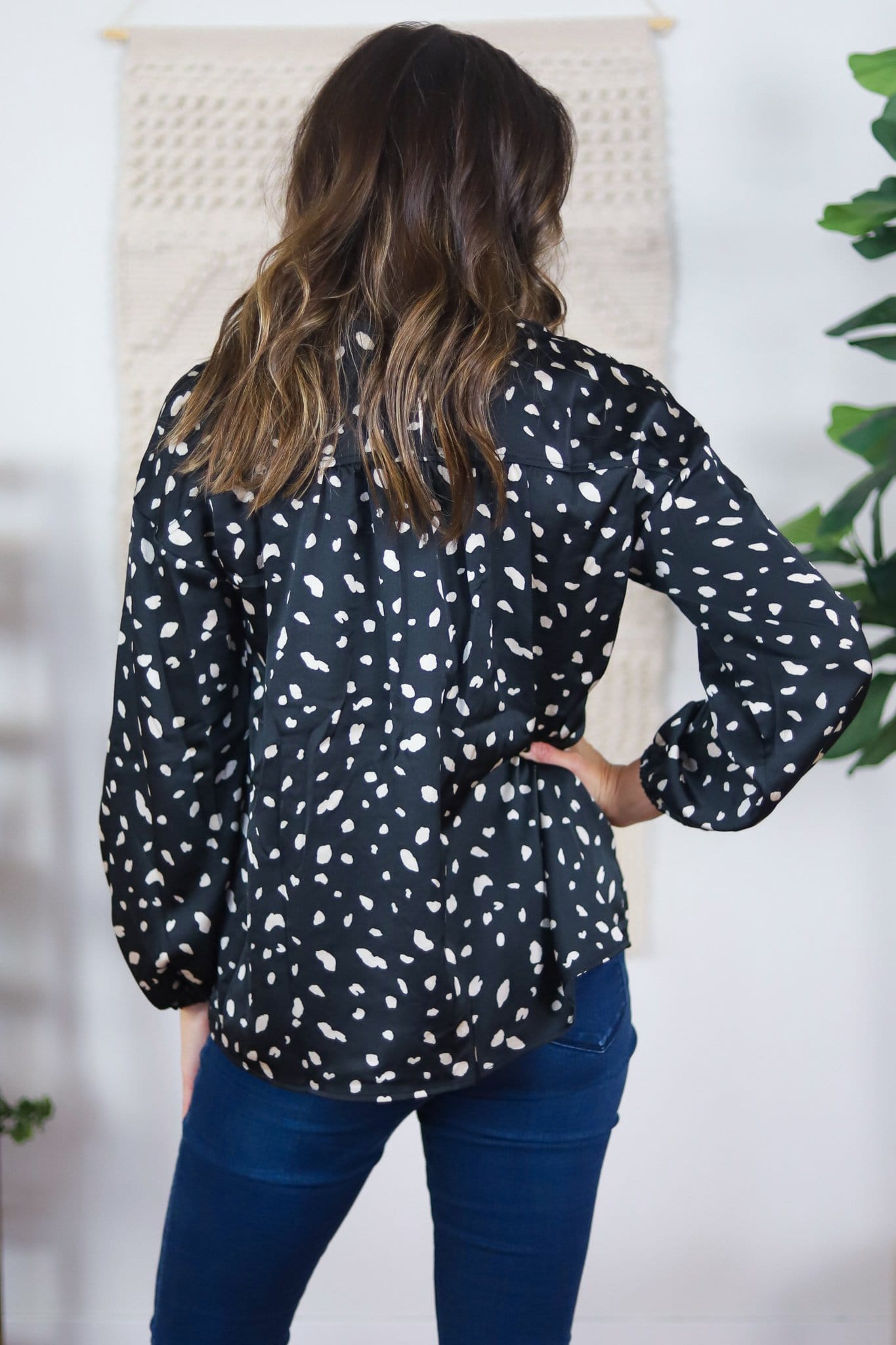 shiny blue / black Dalmatian print top
