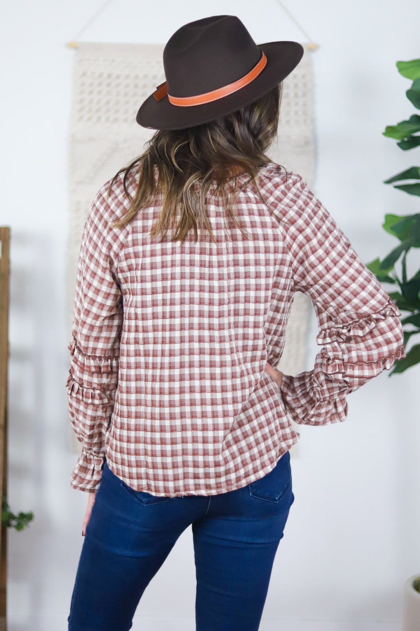 red checkered ruffled sleeve long sleeve back