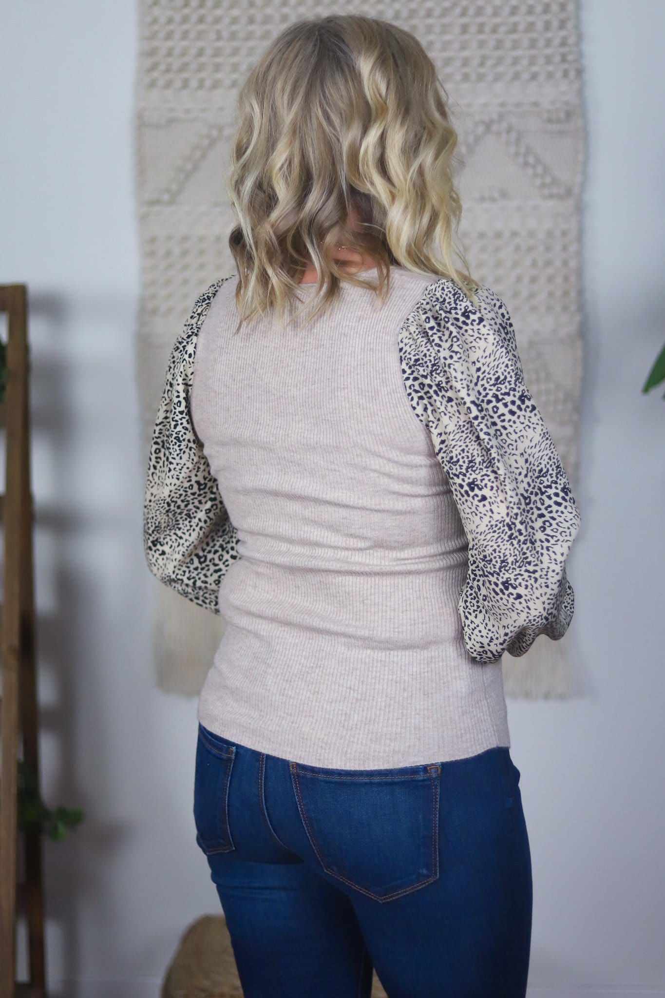 leopard print sleeve top back
