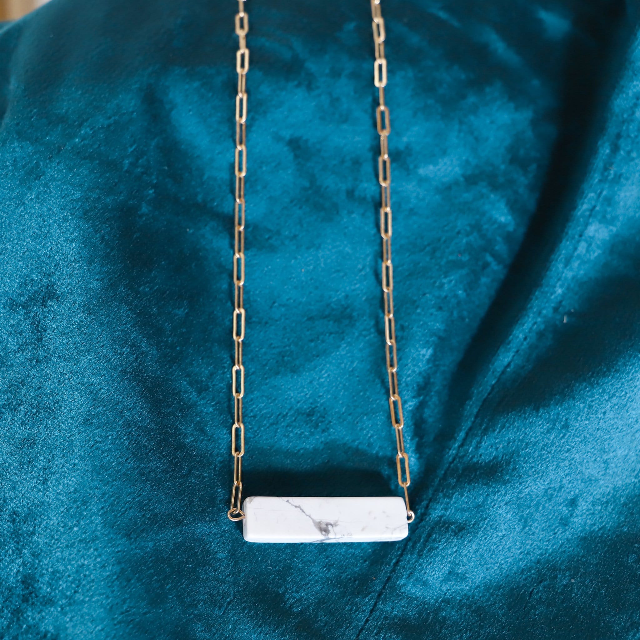 Black & White Stone Short Necklace