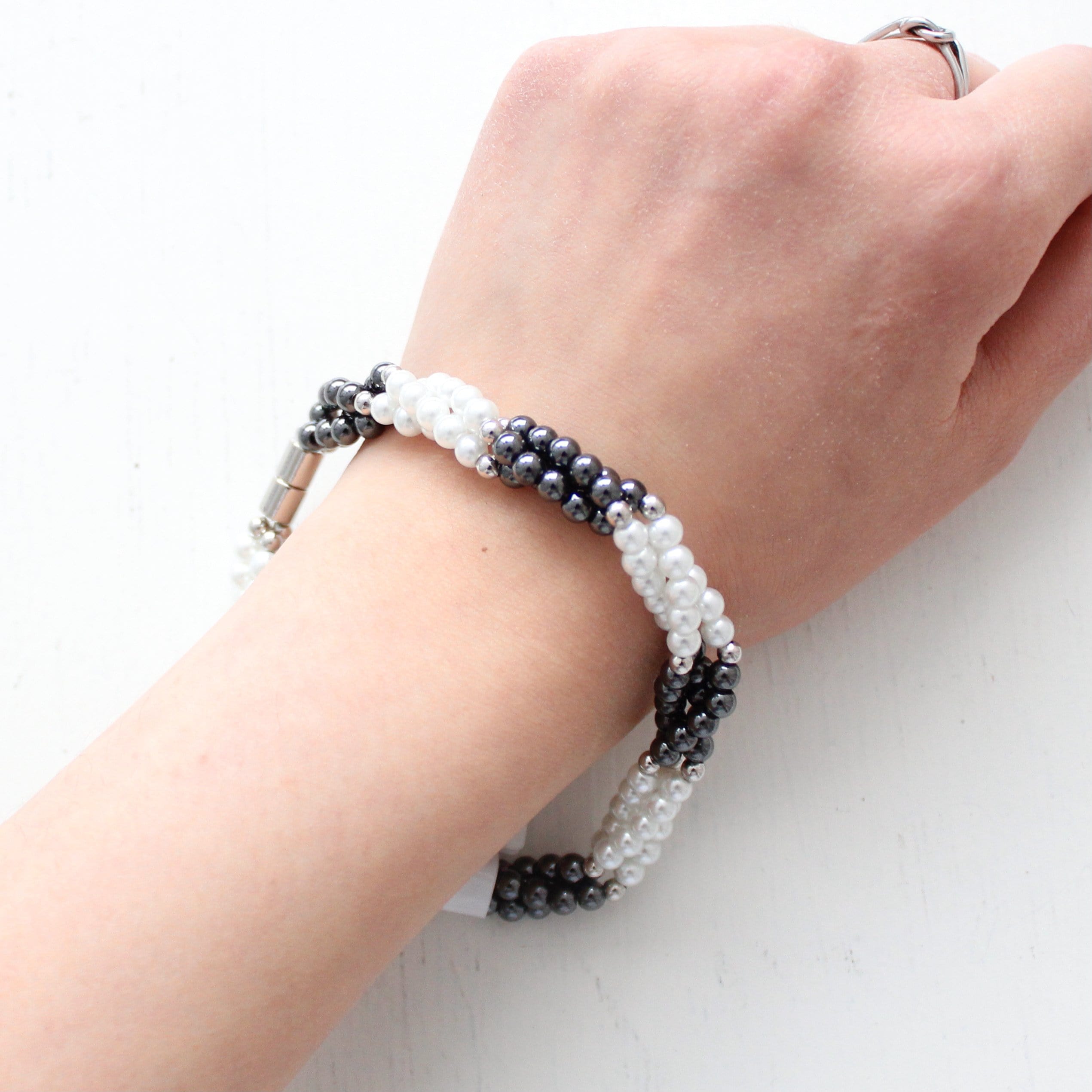 Pearl Magnetic Bracelet
