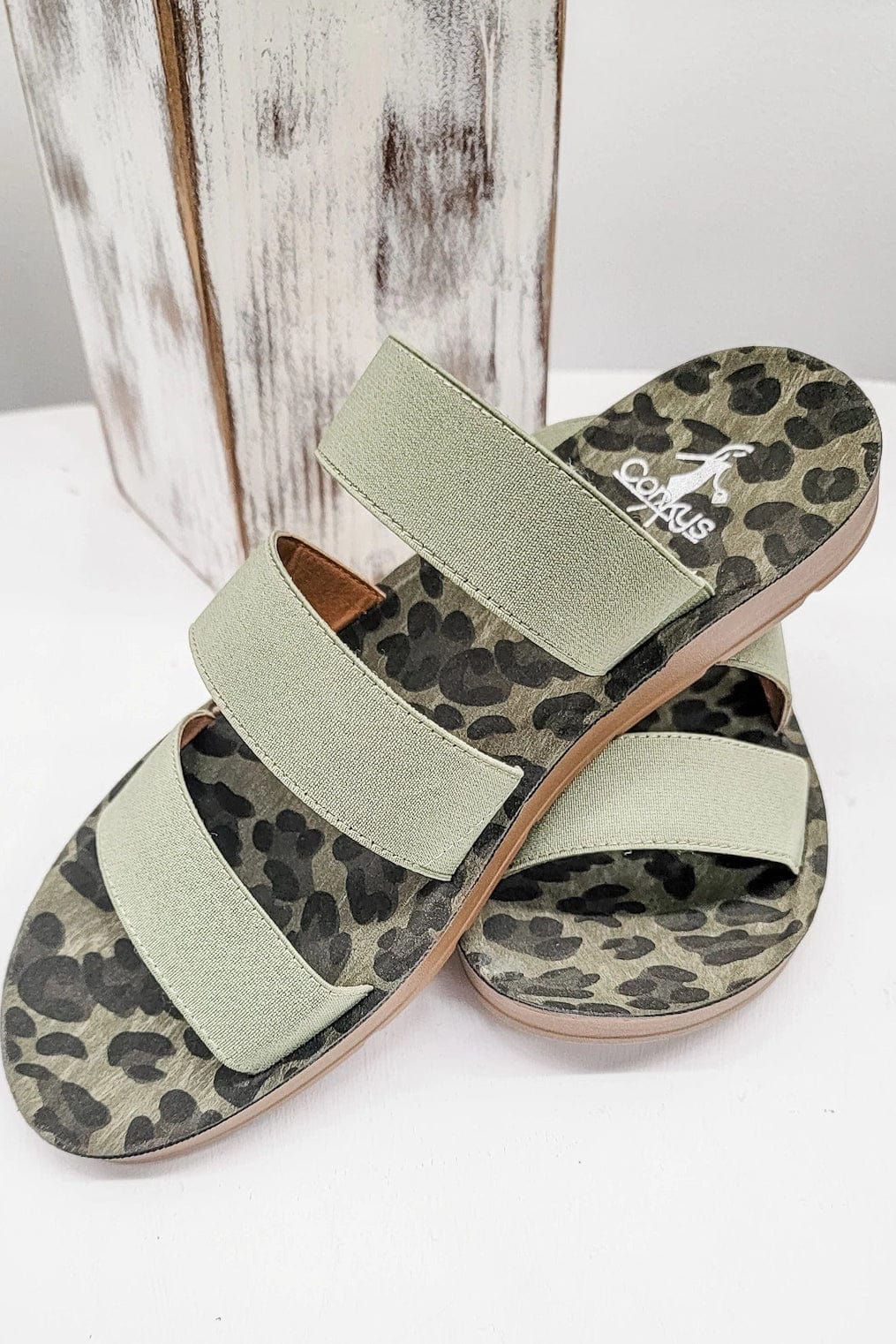 Dafne Olive Leopard Sandal