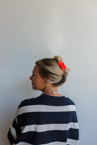 KAXI MINI WAVY HOLD EVERYTHING CLAW: TERRACOTTA