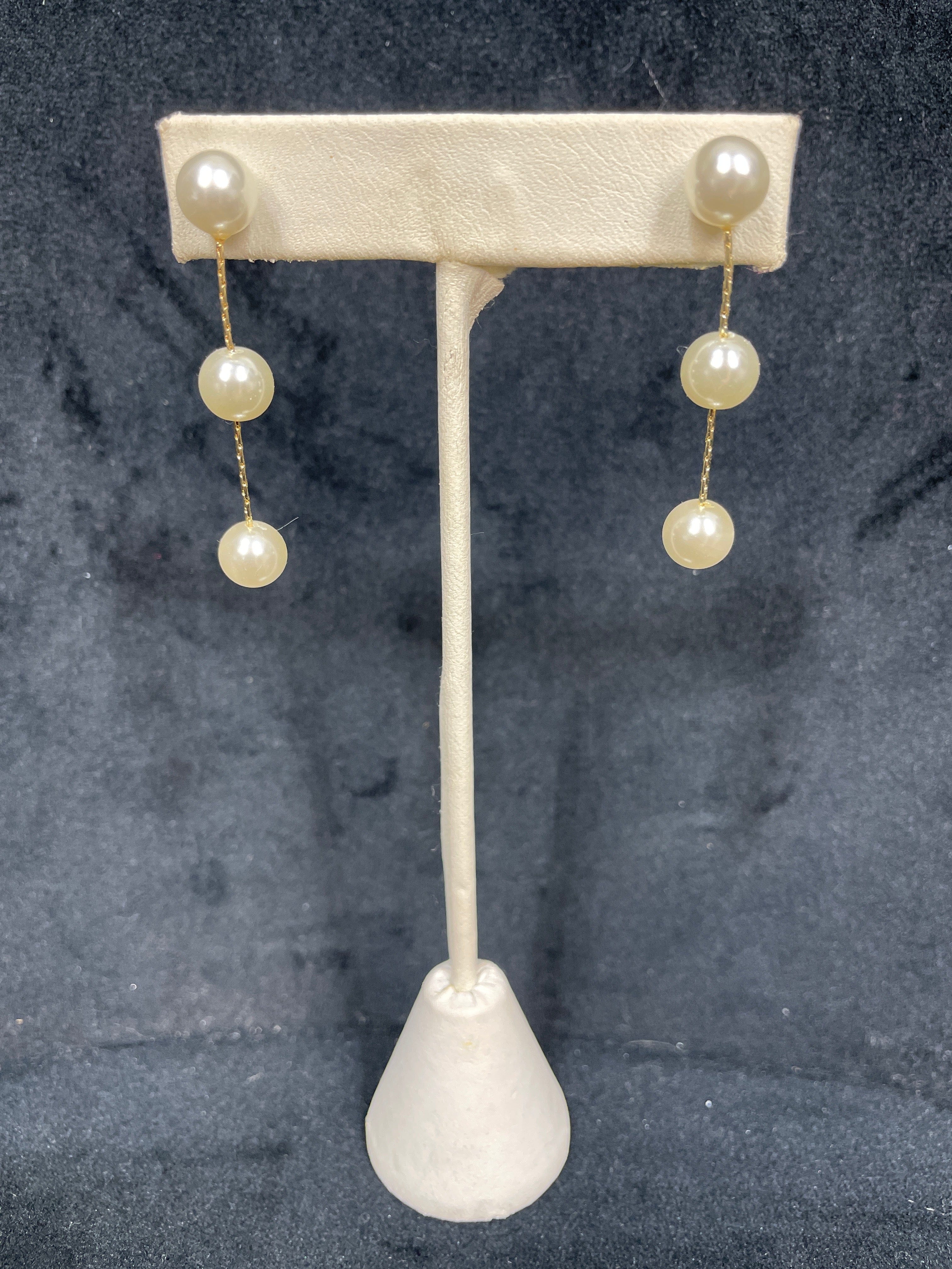 Pearl Dangle Post Earring