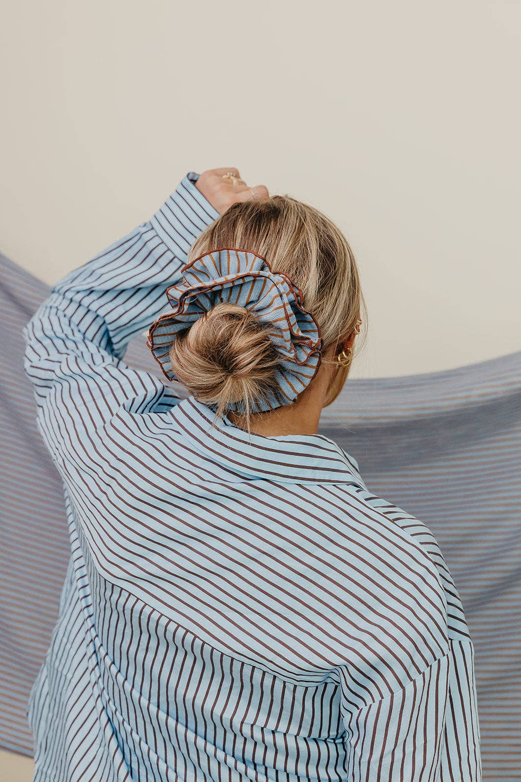 STRIPED CORSET SCRUNCHIE: BROWN AND TAN