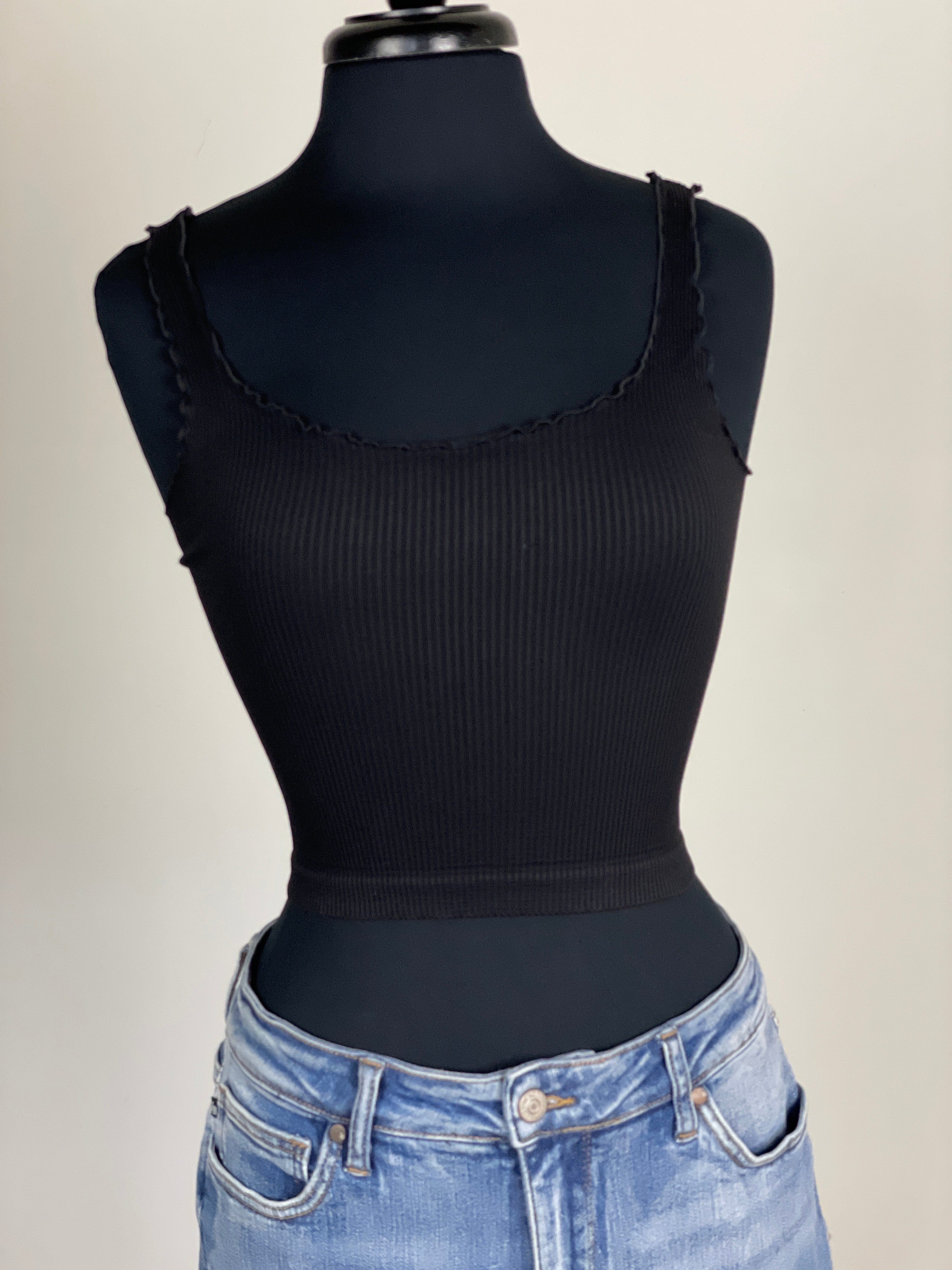 Black Lettuce Edge Crop Top