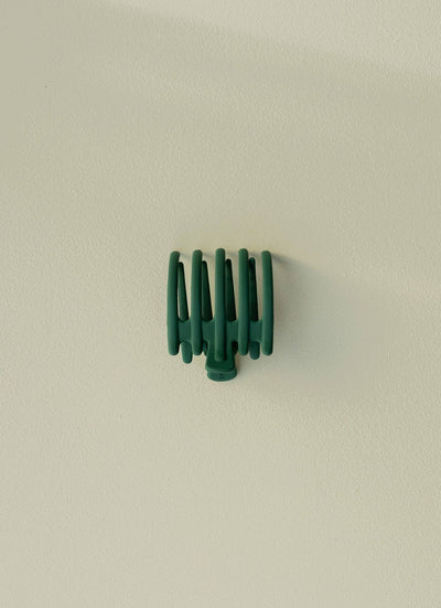 KAXI WIDE LAY DOWN CLAW: MATTE FOREST GREEN