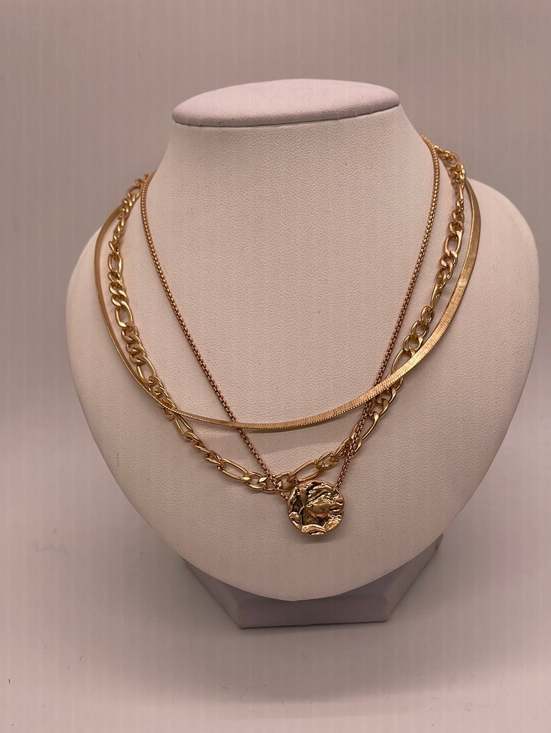 Gold Interlock Layer Necklace