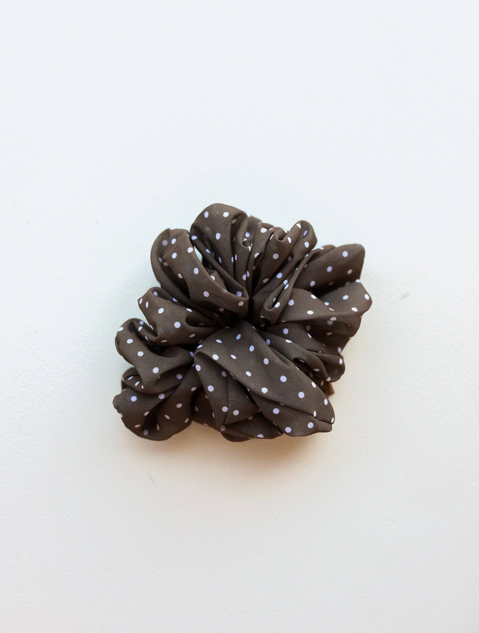 POLKA DOT OVERSIZED SCRUNCHIE: BROWN & CREAM