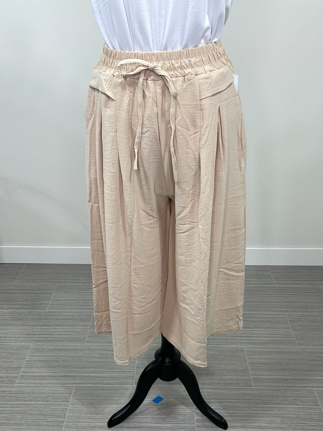 Sand Capri Flowy Pants