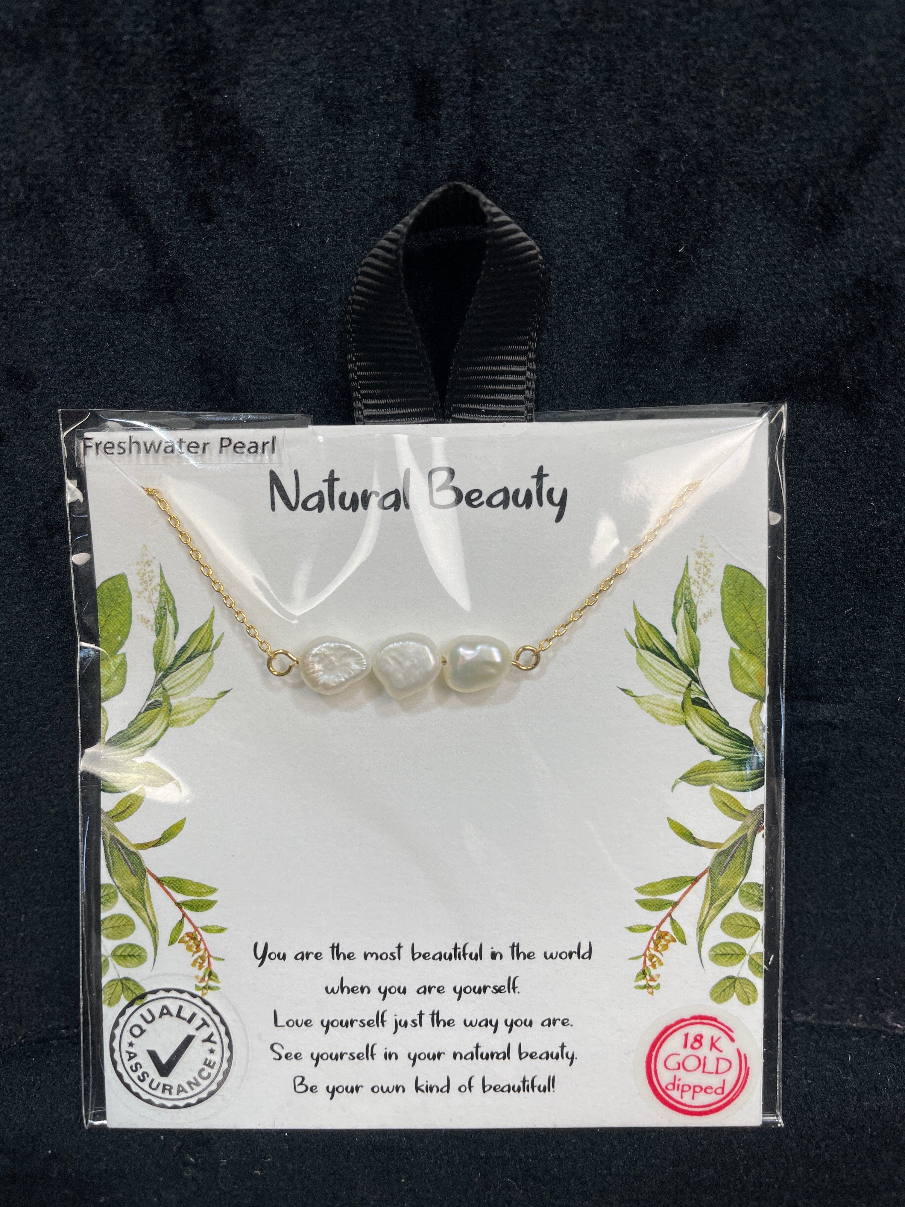 Natural Beauty Three Pearl Necklace - Gold