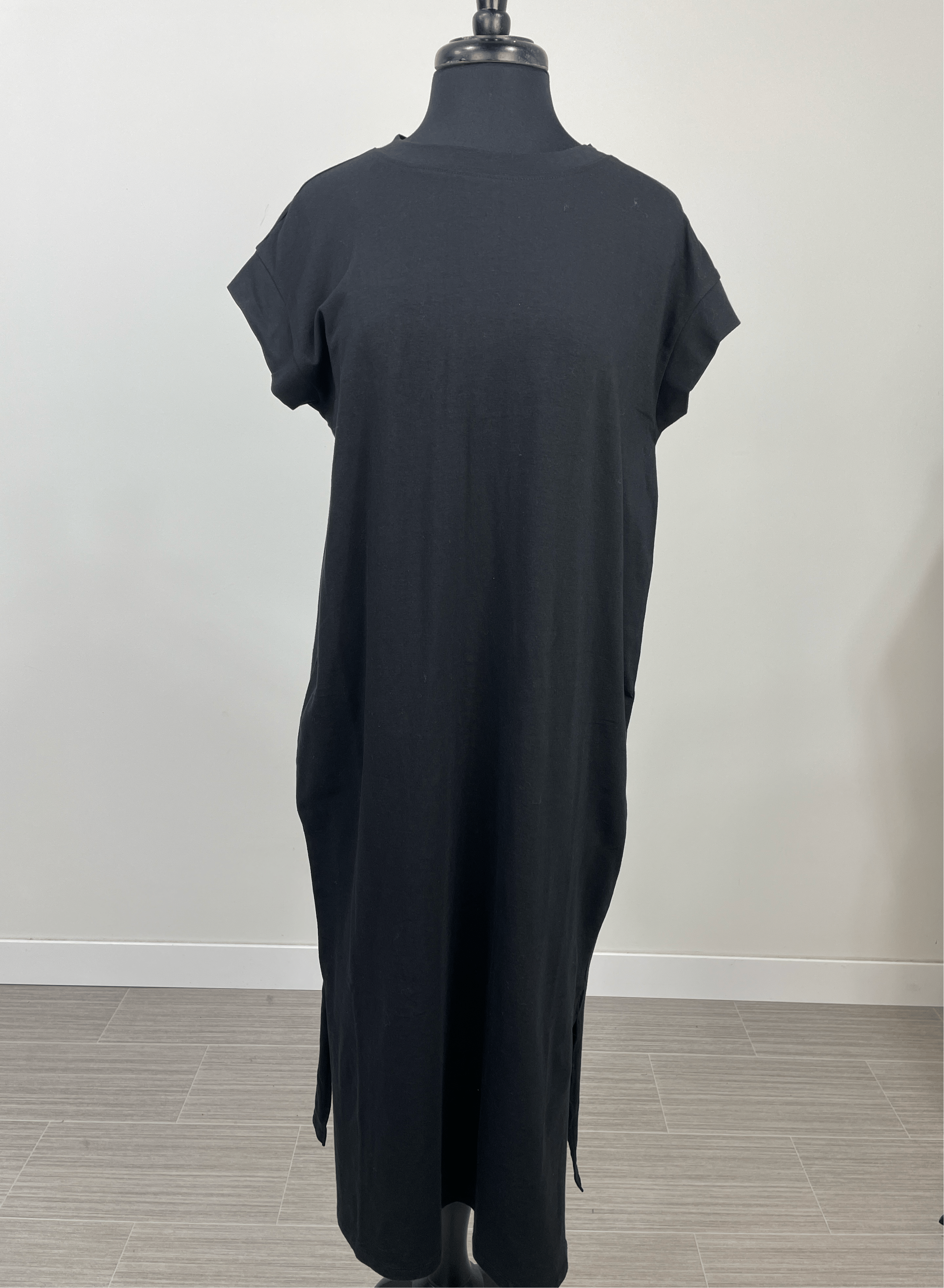 Black Round Neck Short Sleeve Midi Dress