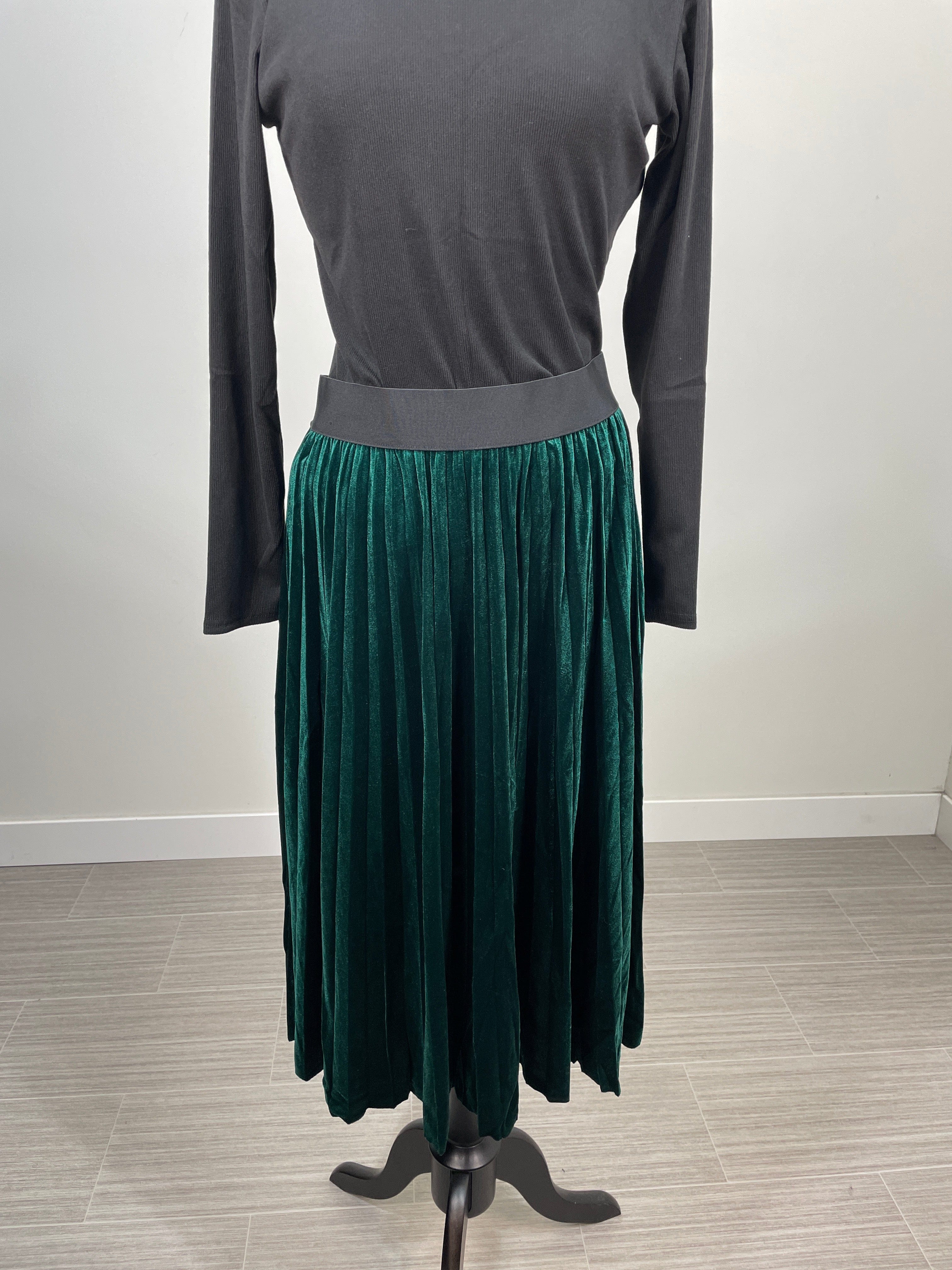 Forest Velvet Pleat Skirt