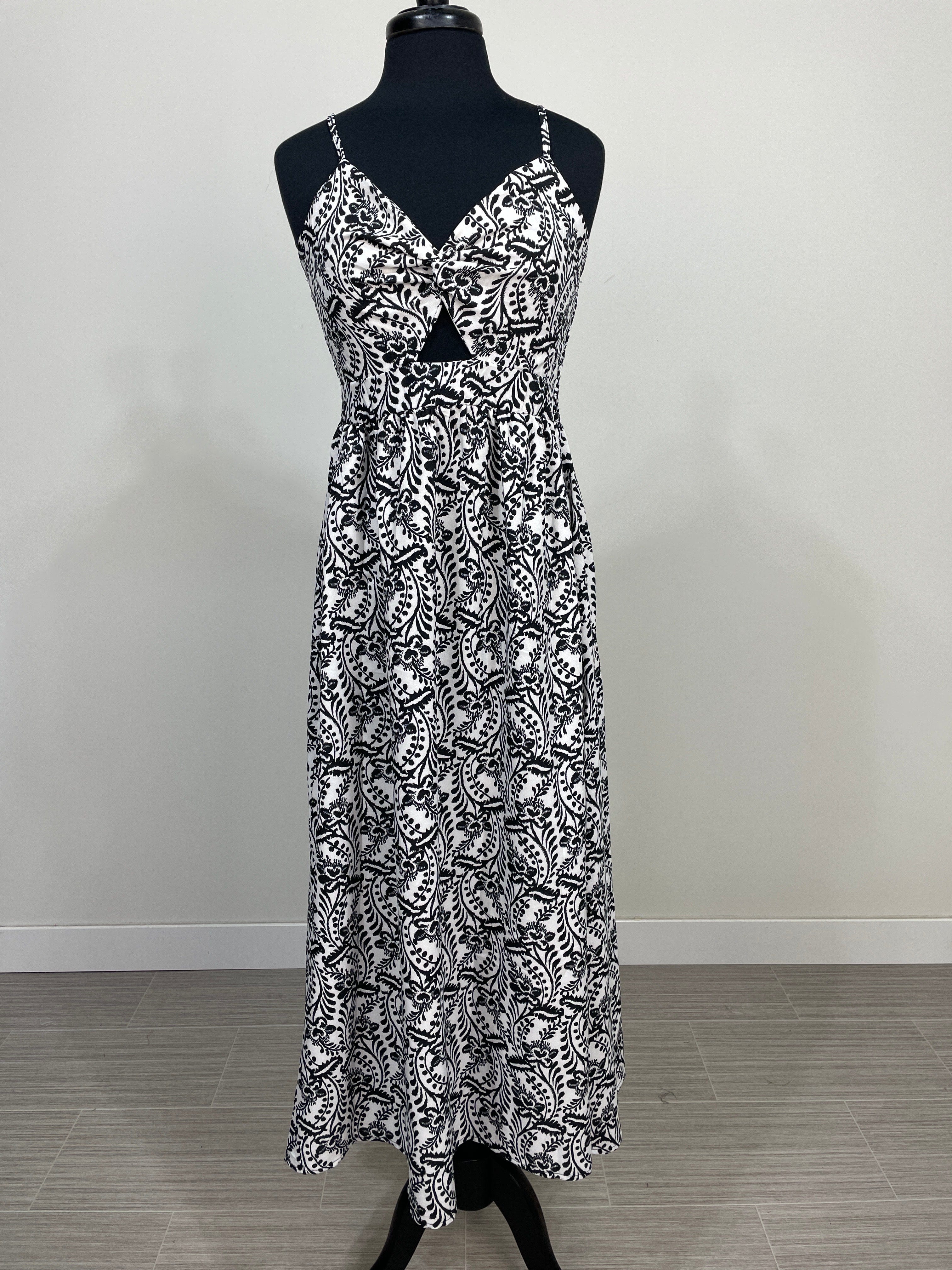 Black Paisley Floral Print Keyhole Maxi Dress