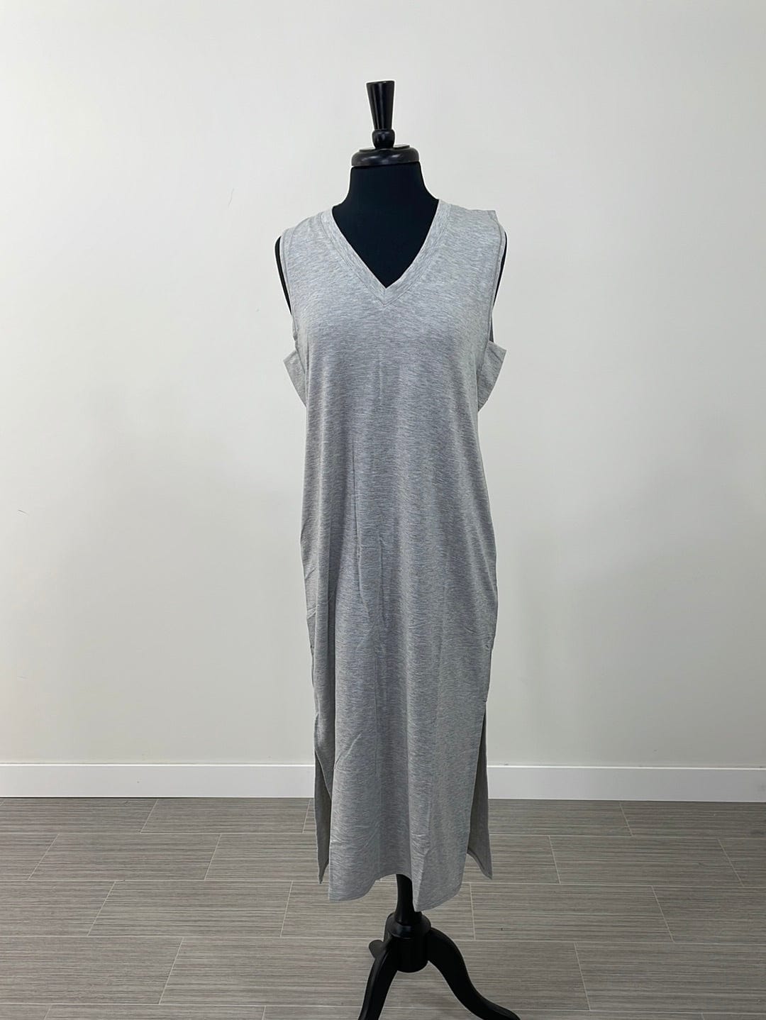 Gray Sleeveless Mide Dress
