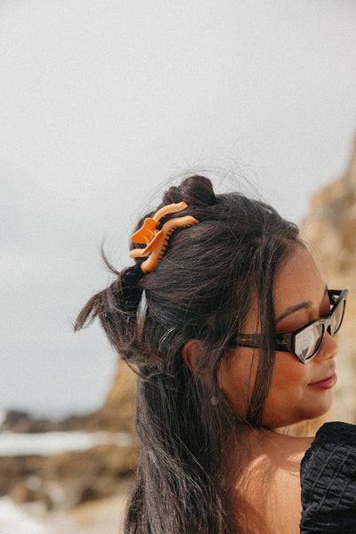 KAXI WAVY MIDI HOLD EVERYTHING CLAW: GREY
