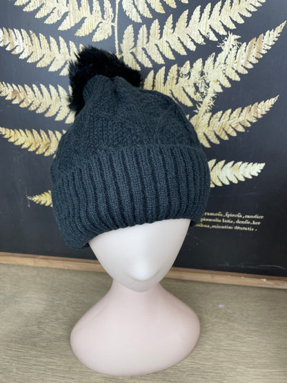 Black Knit Texture Lined Hat