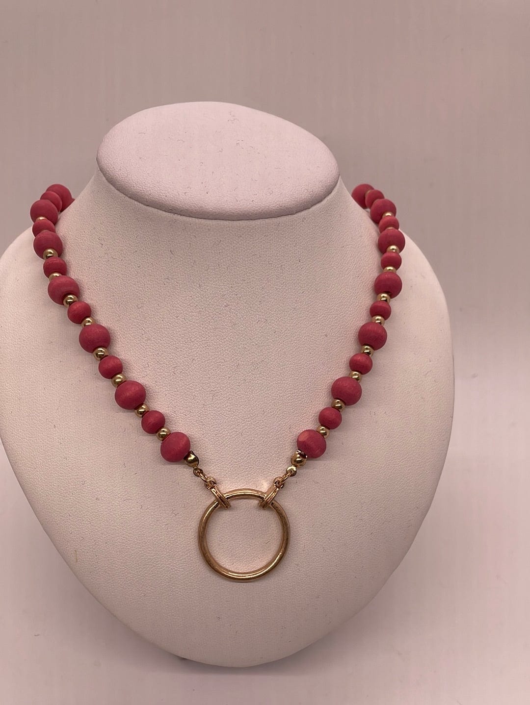 Fuchsia Wood Bead & Gold Circle Necklace