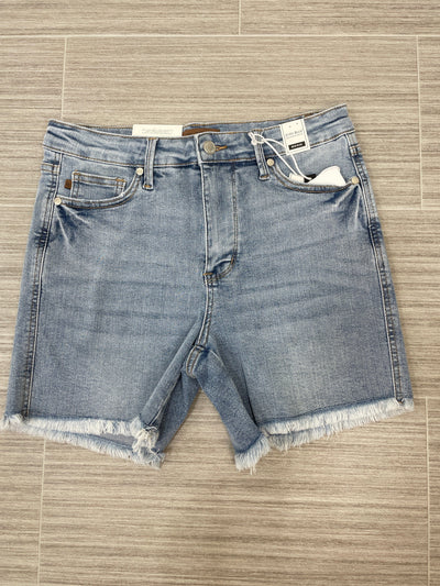 Light Destroy & Fray Hem Shorts