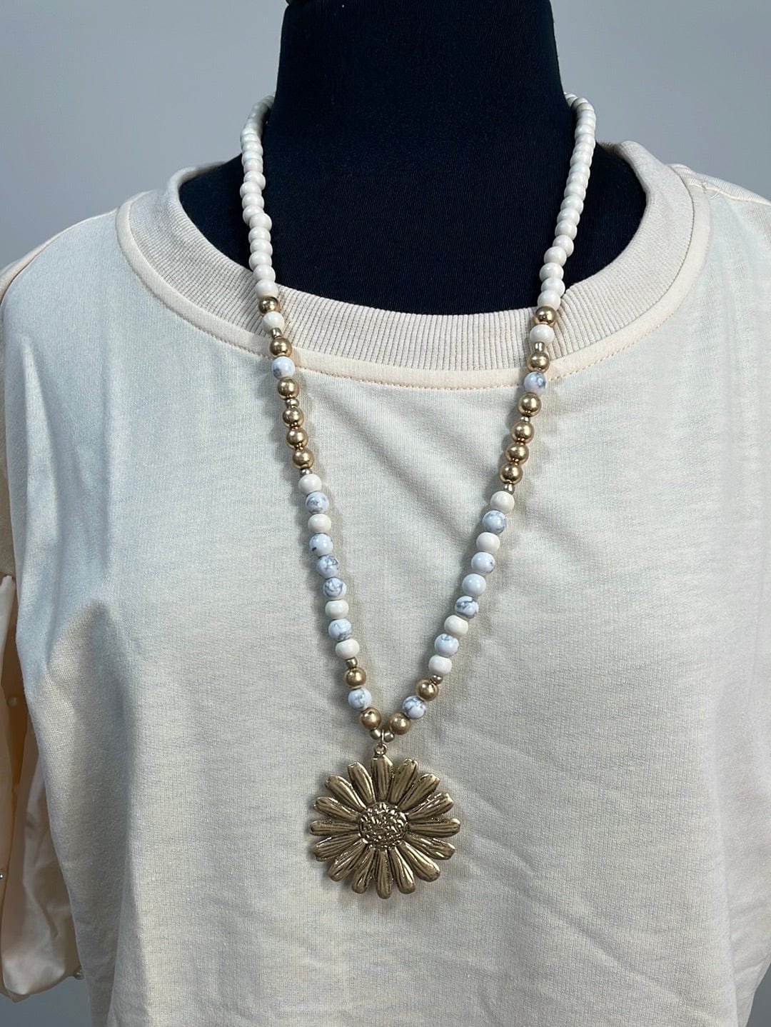 Gold Daisy Beaded Necklace