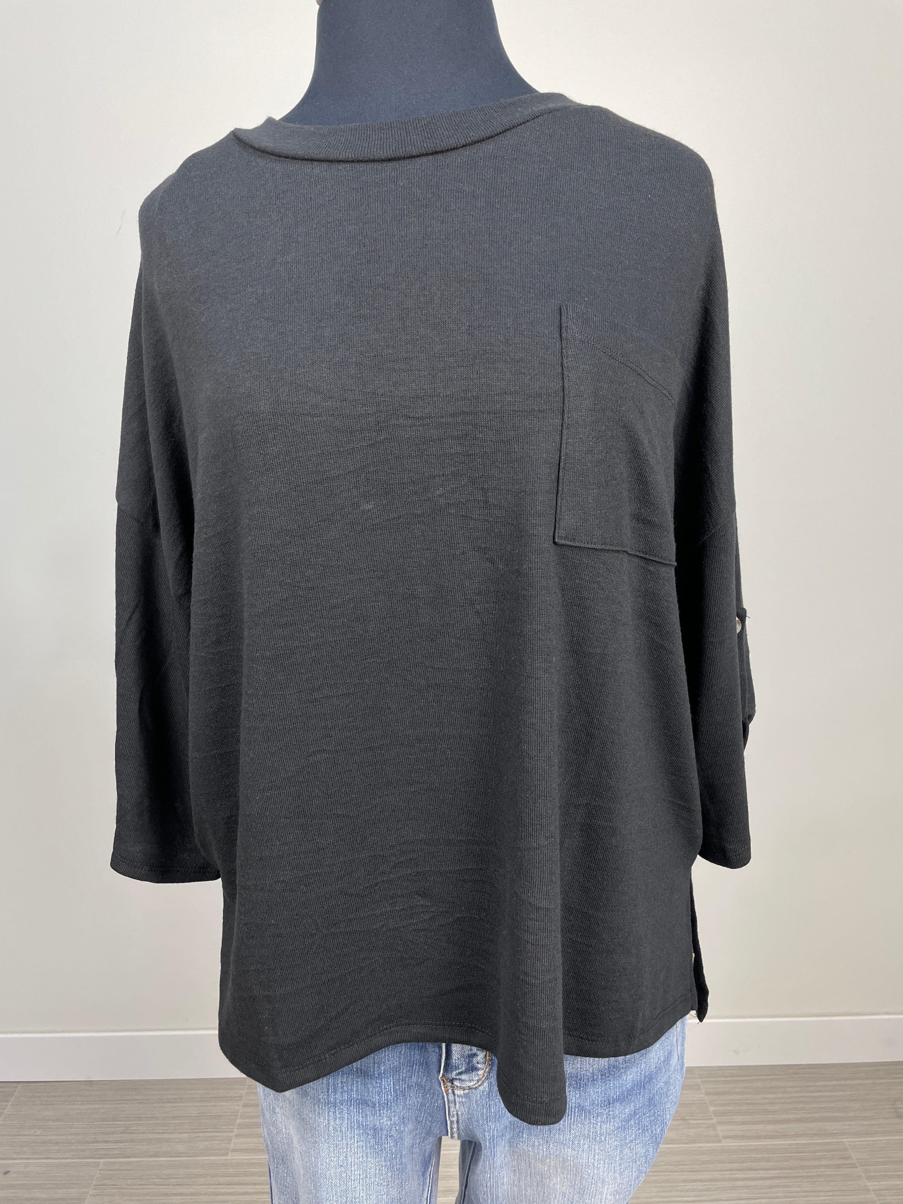 Black Hacci Pocket Top