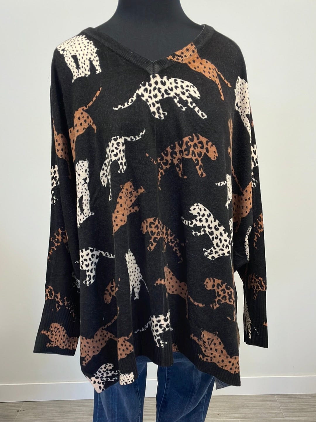 Black Kenny Cheetah Onesize Sweater